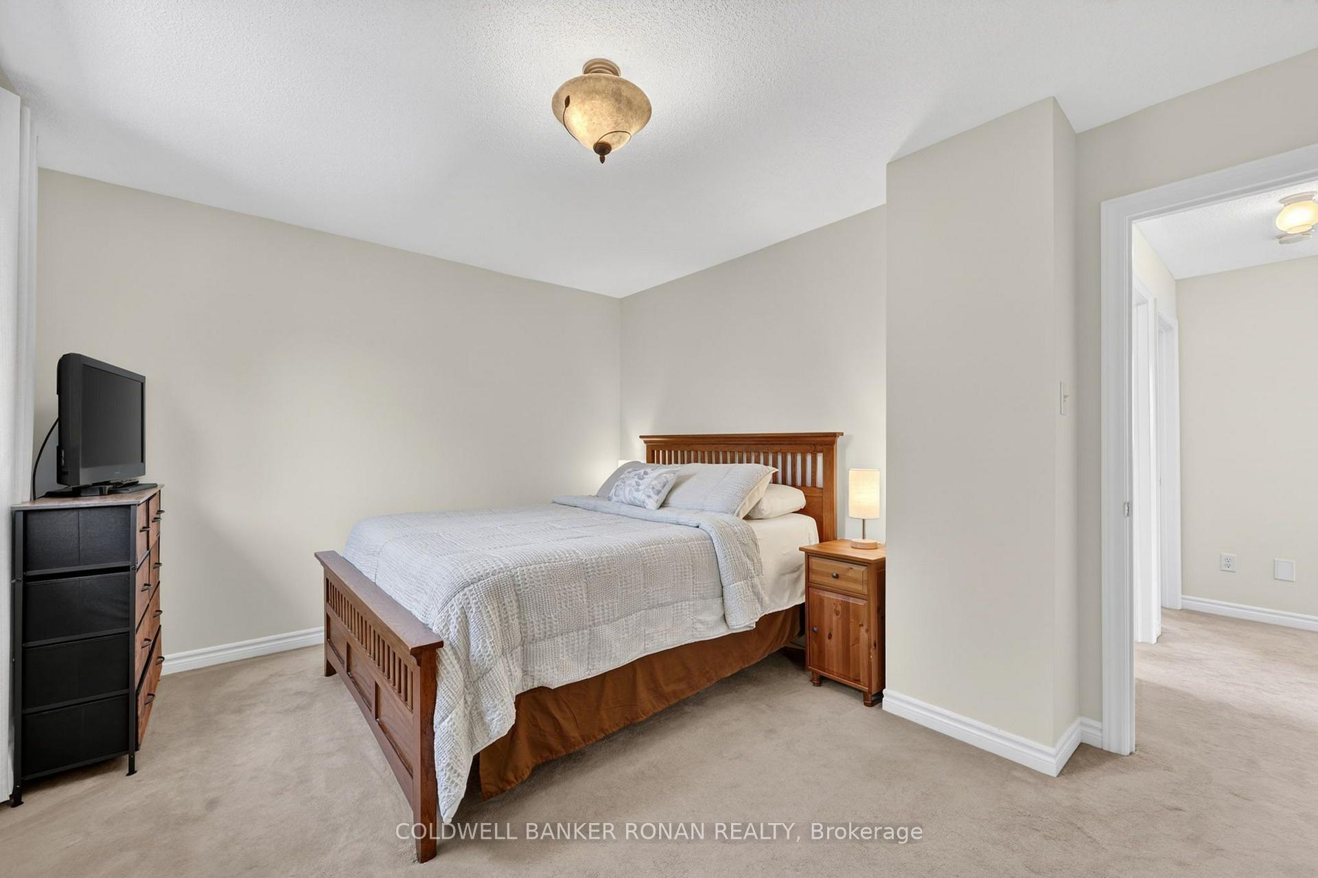 Photo 33 of 24 Ryan Court, Barrie, Little Lake — HOMEH