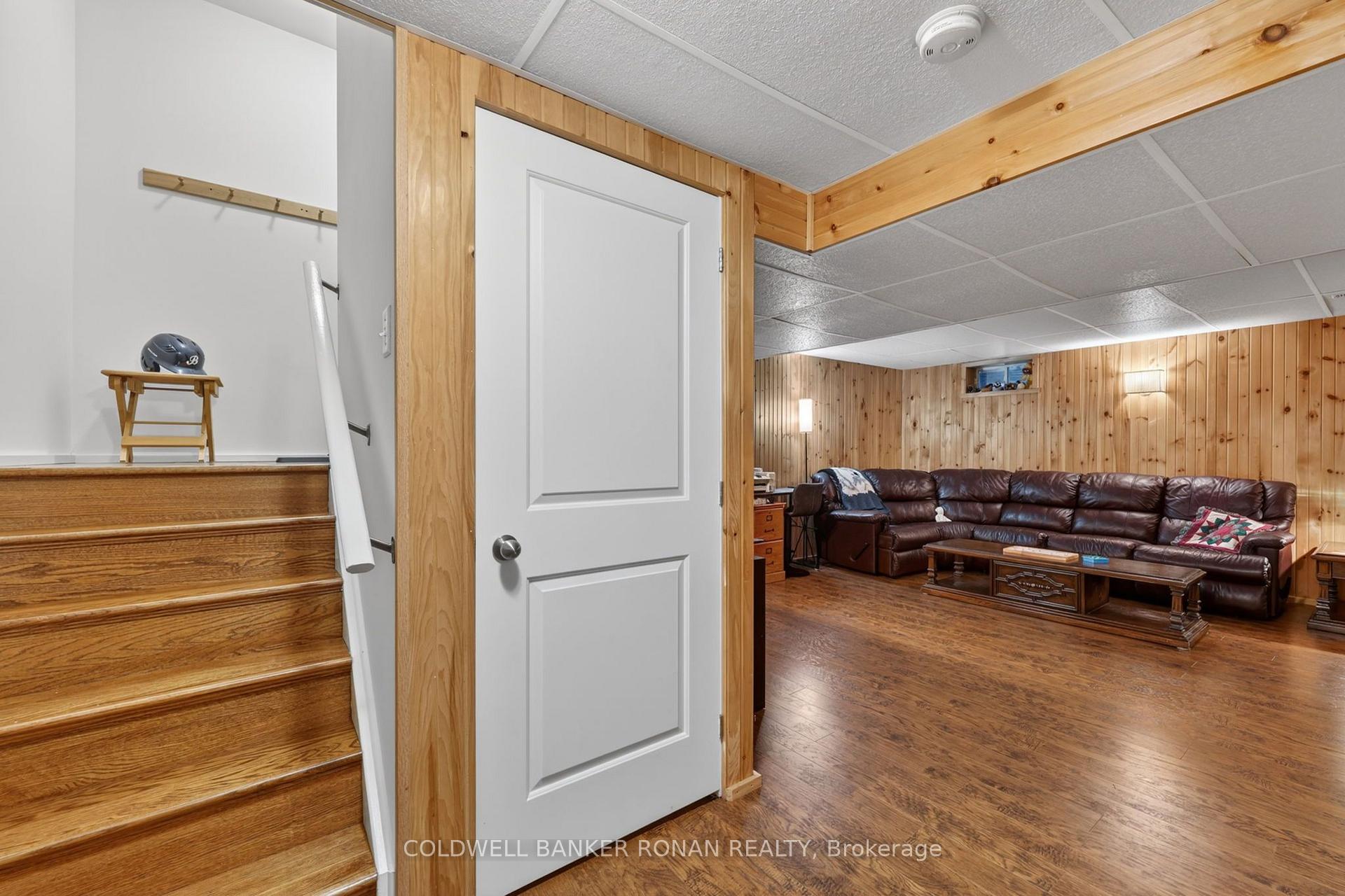 Photo 34 of 24 Ryan Court, Barrie, Little Lake — HOMEH