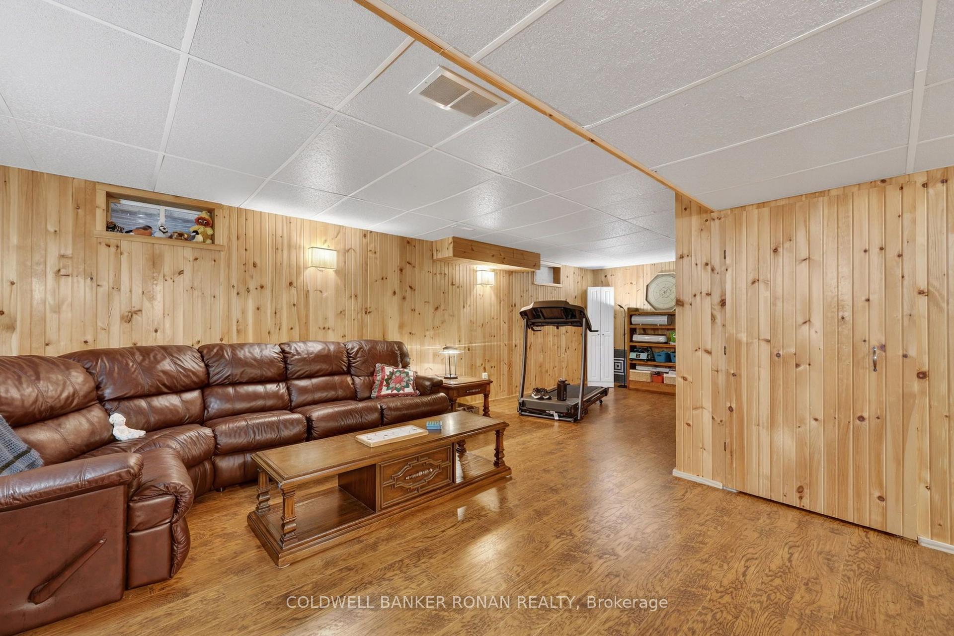 Photo 38 of 24 Ryan Court, Barrie, Little Lake — HOMEH