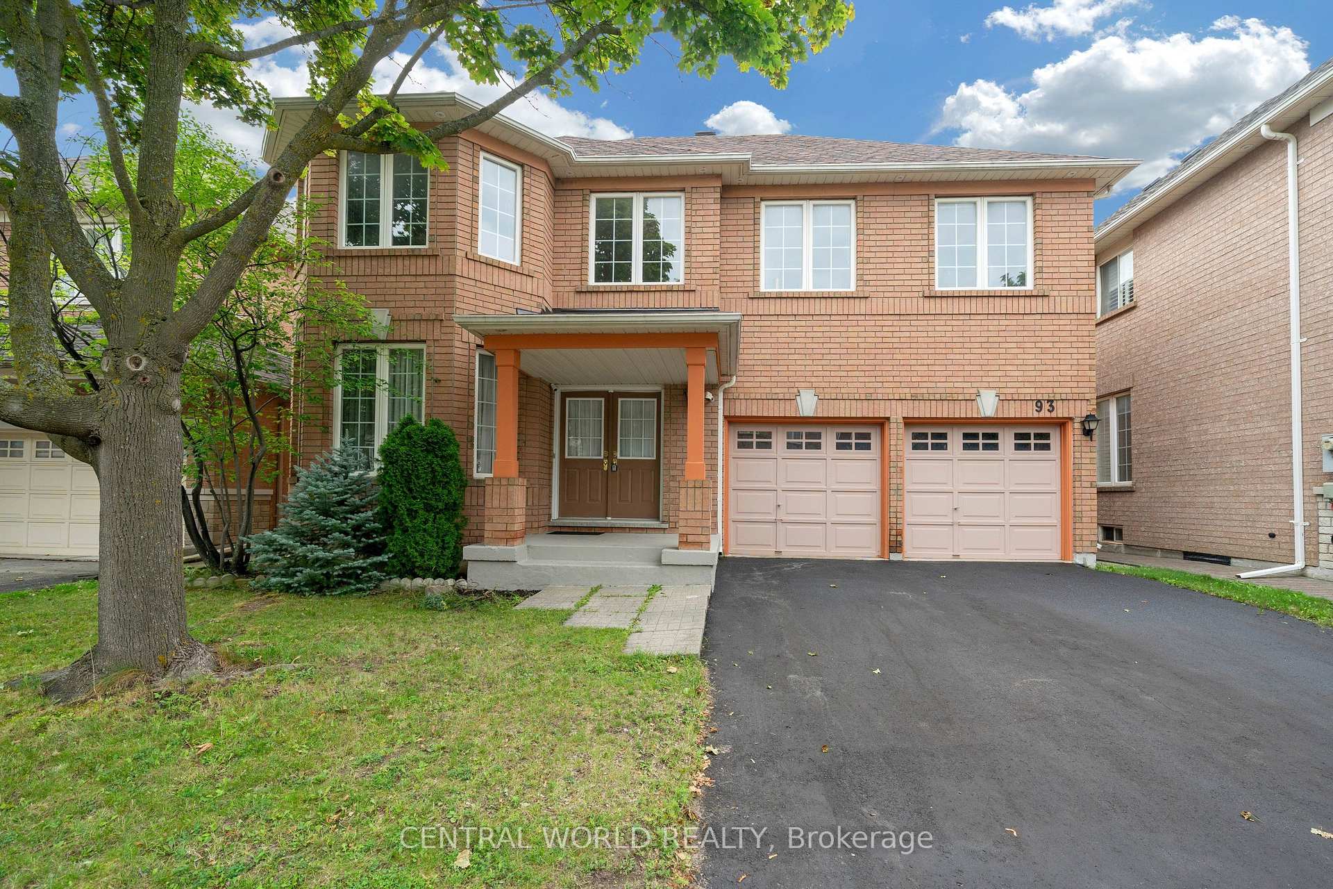 Photo 2 of 93 Majestic Drive, Markham, Berczy — HOMEH