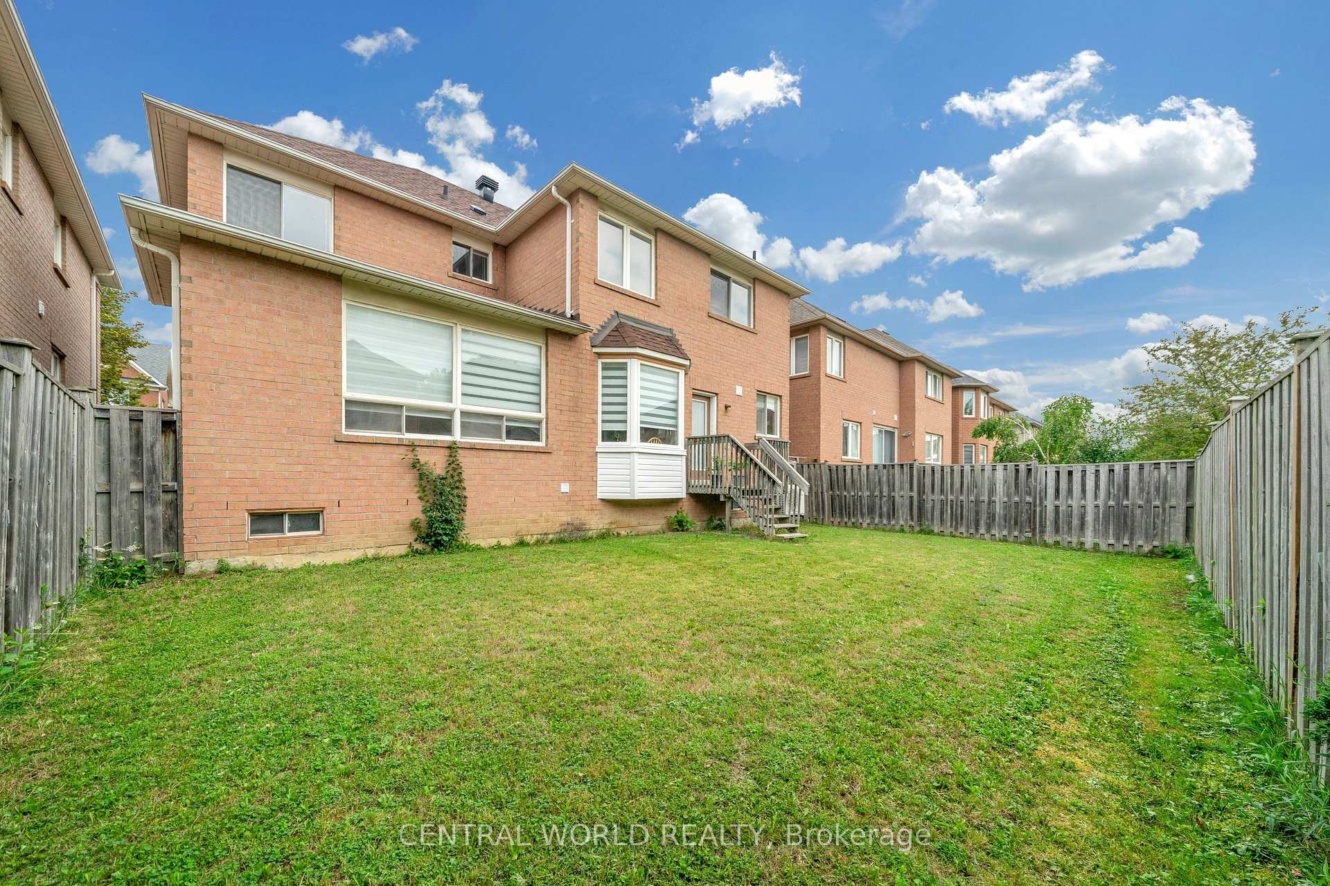 Photo 6 of 93 Majestic Drive, Markham, Berczy — HOMEH