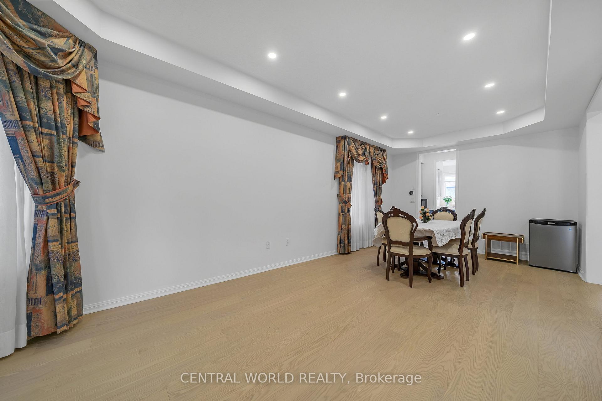 Photo 9 of 93 Majestic Drive, Markham, Berczy — HOMEH