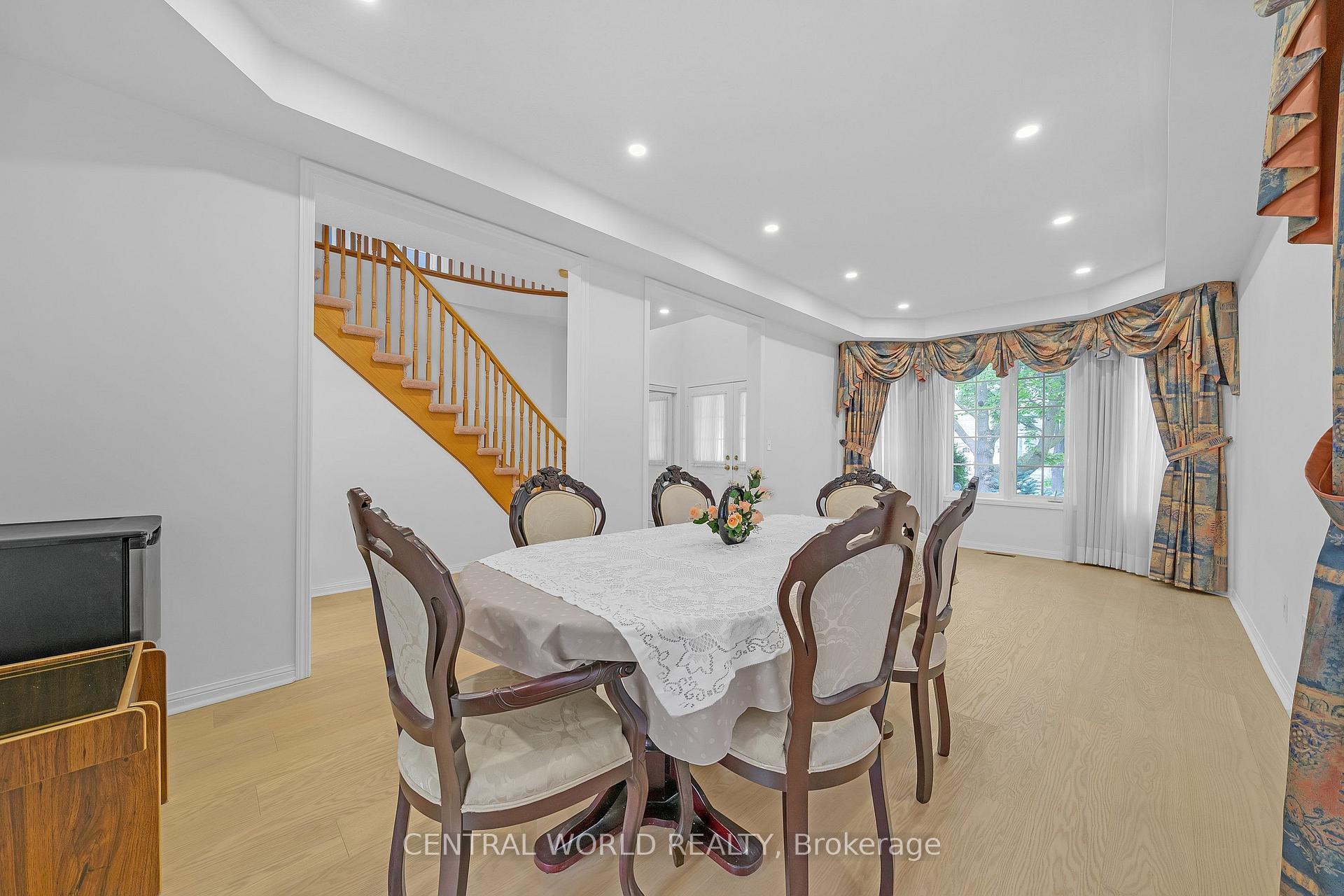Photo 14 of 93 Majestic Drive, Markham, Berczy — HOMEH
