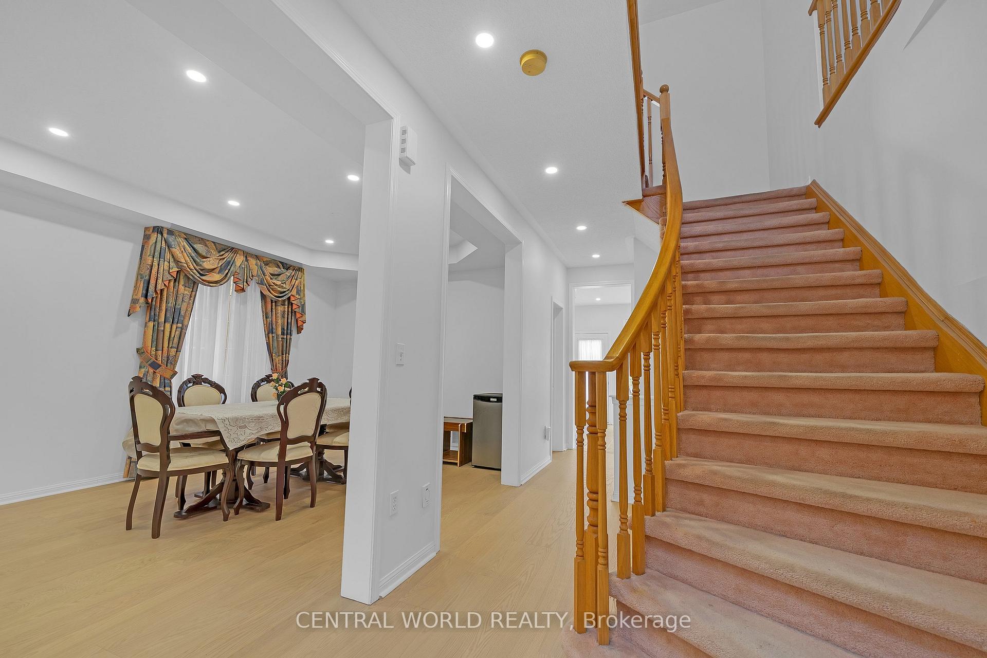 Photo 17 of 93 Majestic Drive, Markham, Berczy — HOMEH