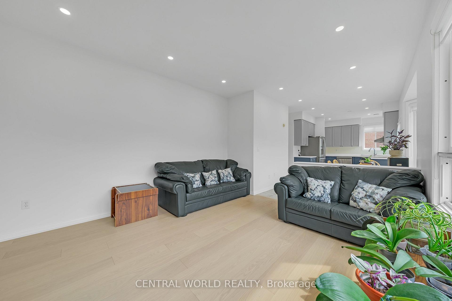 Photo 25 of 93 Majestic Drive, Markham, Berczy — HOMEH