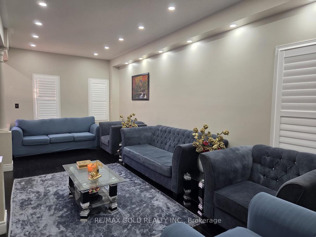 Photo 6 of 69 Personna Circle, Brampton, Credit Valley — HOMEH