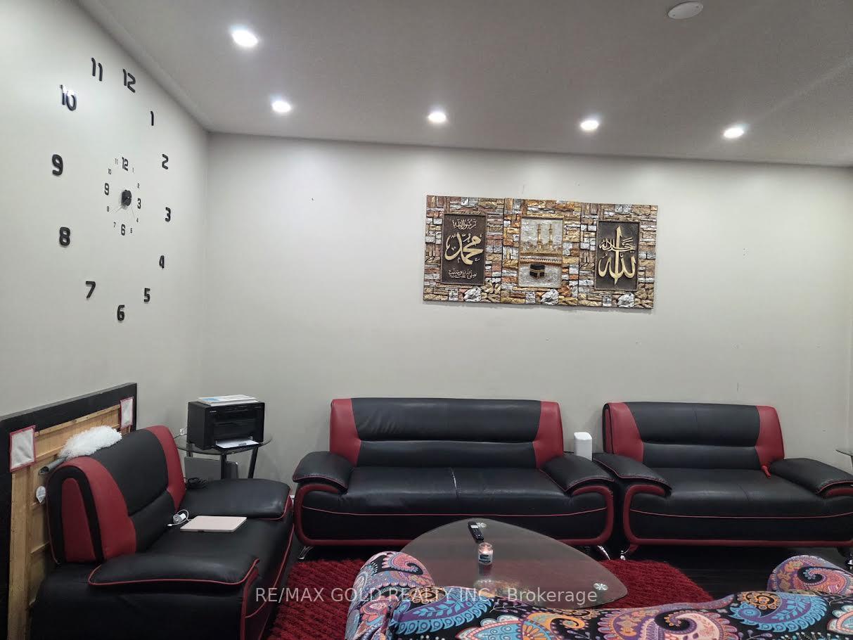 Photo 15 of 69 Personna Circle, Brampton, Credit Valley — HOMEH
