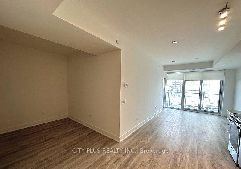 Photo 4 of Unit 601, 185 Deerfield Road, Newmarket, Central Newmarket — HOMEH