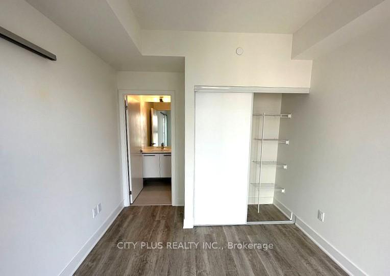 Photo 7 of Unit 601, 185 Deerfield Road, Newmarket, Central Newmarket — HOMEH