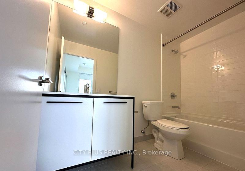 Photo 8 of Unit 601, 185 Deerfield Road, Newmarket, Central Newmarket — HOMEH