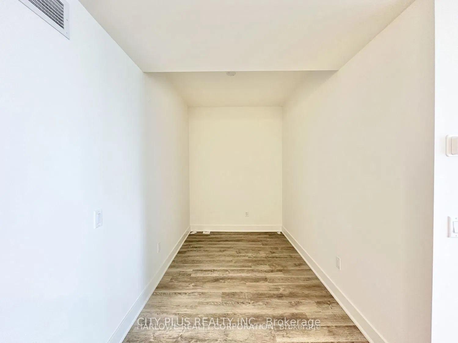 Photo 12 of Unit 601, 185 Deerfield Road, Newmarket, Central Newmarket — HOMEH