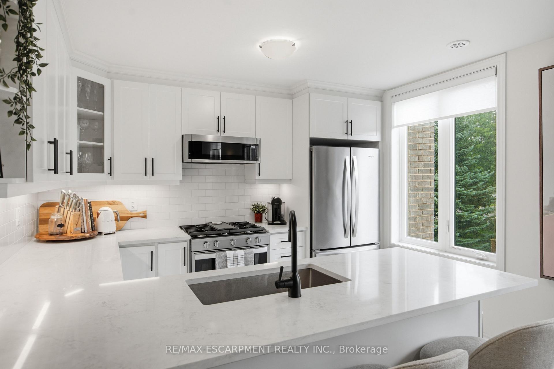 Photo 10 of Unit 49, 383 Dundas Street E, Hamilton, Waterdown — HOMEH