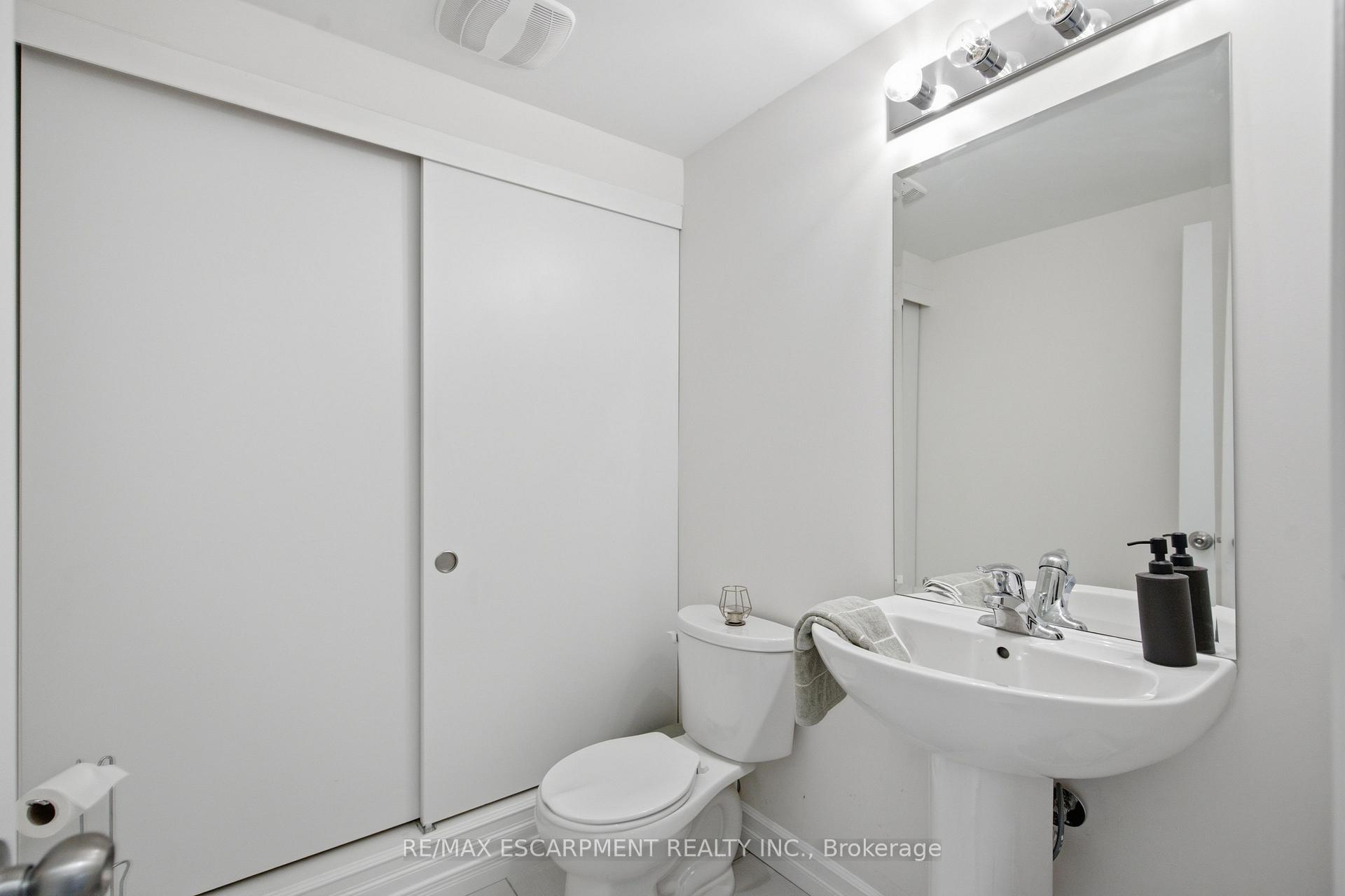 Photo 15 of Unit 49, 383 Dundas Street E, Hamilton, Waterdown — HOMEH