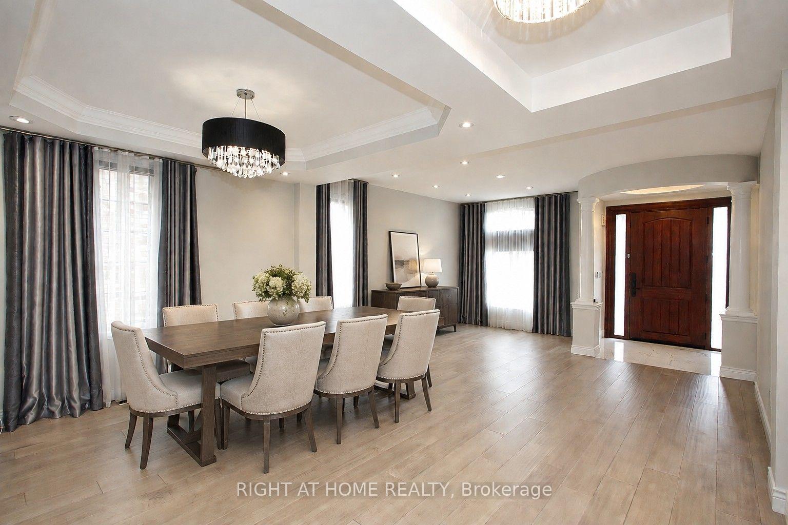 Photo 4 of 133 Woodville Drive, Vaughan, Patterson — HOMEH