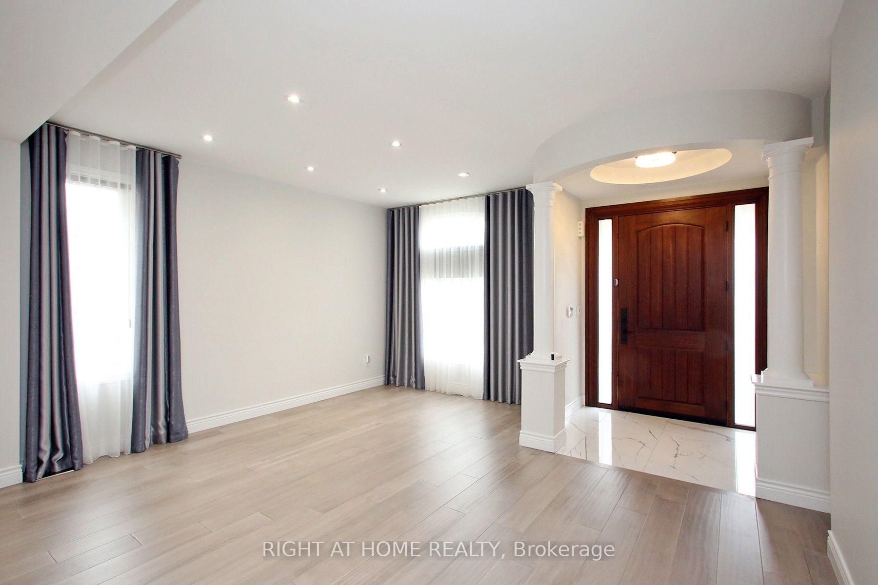 Photo 6 of 133 Woodville Drive, Vaughan, Patterson — HOMEH