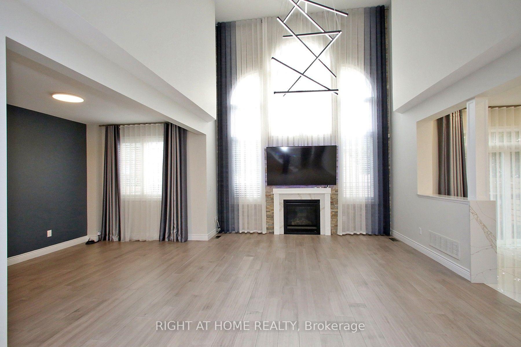 Photo 10 of 133 Woodville Drive, Vaughan, Patterson — HOMEH