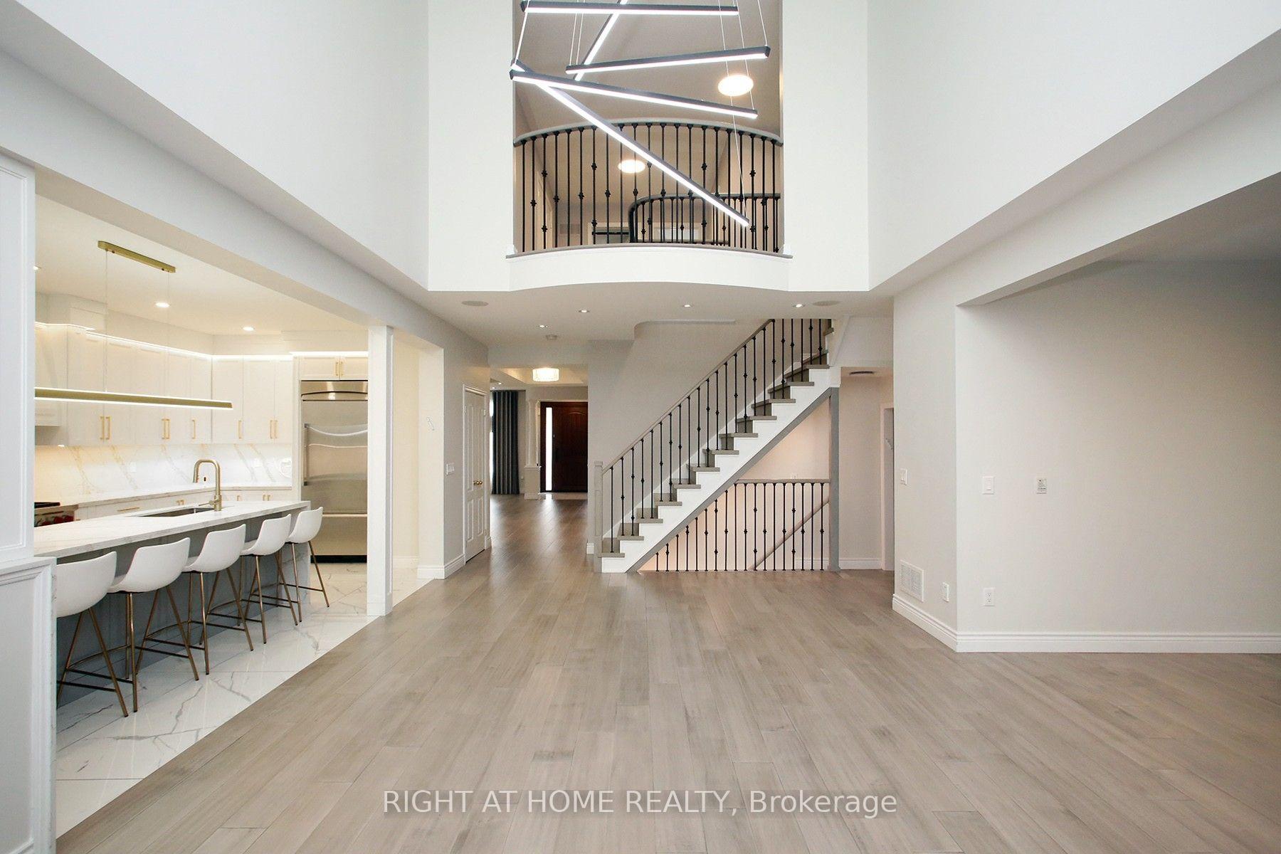 Photo 12 of 133 Woodville Drive, Vaughan, Patterson — HOMEH