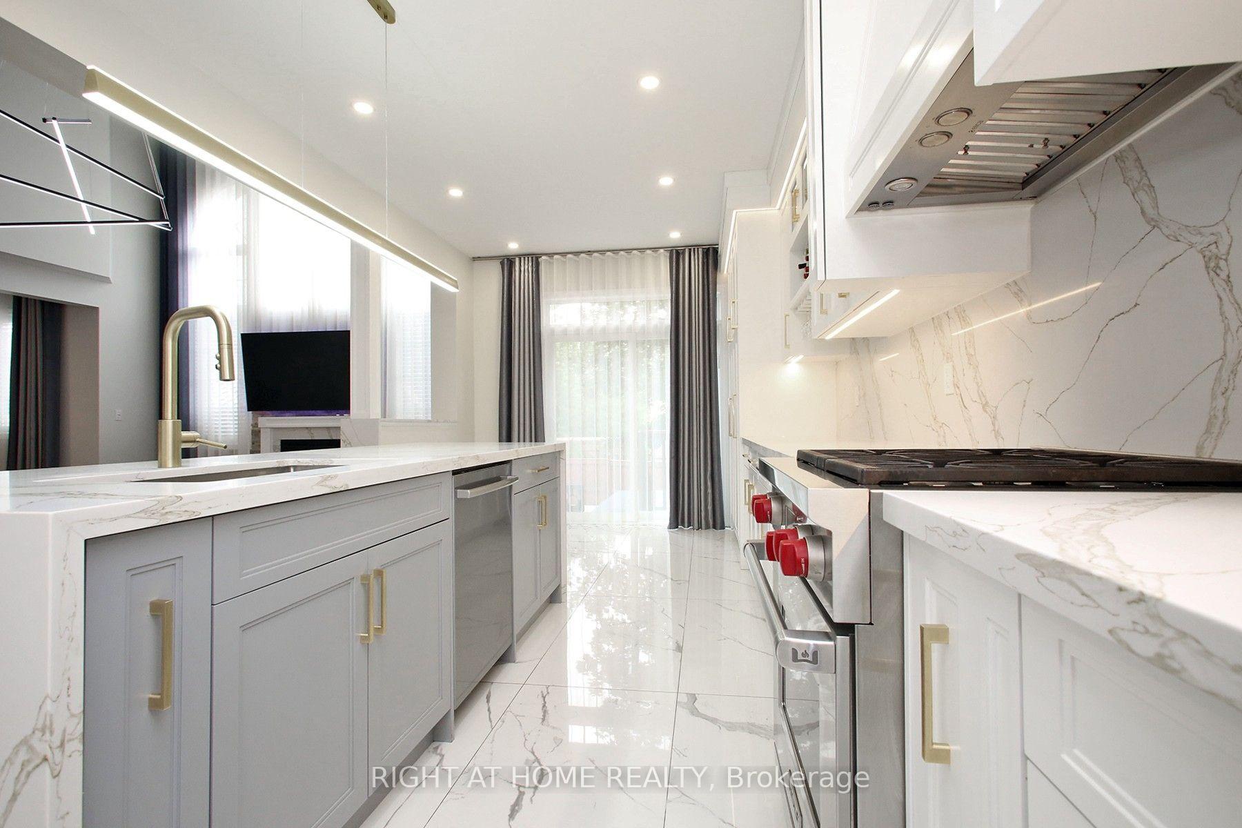 Photo 15 of 133 Woodville Drive, Vaughan, Patterson — HOMEH