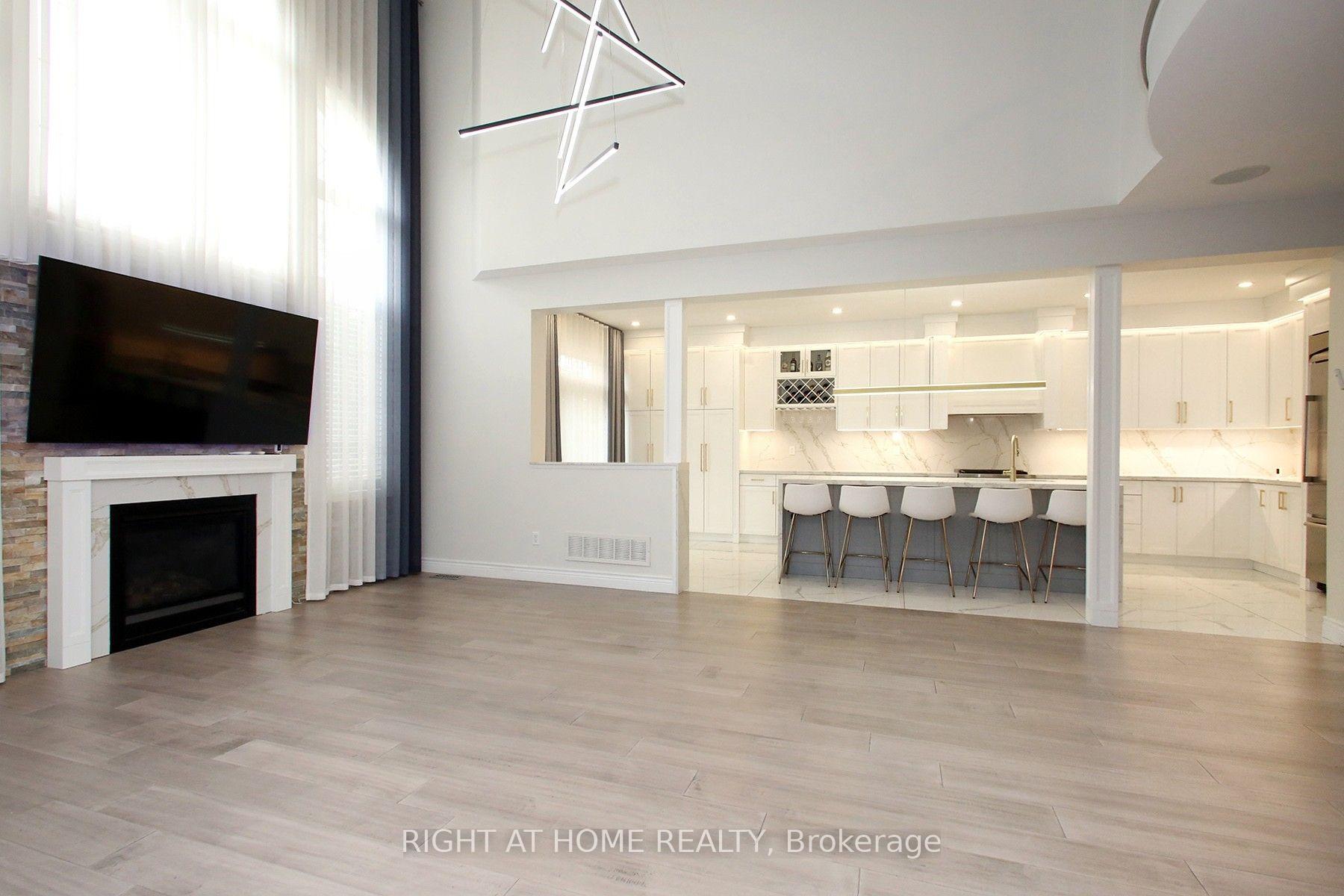 Photo 17 of 133 Woodville Drive, Vaughan, Patterson — HOMEH