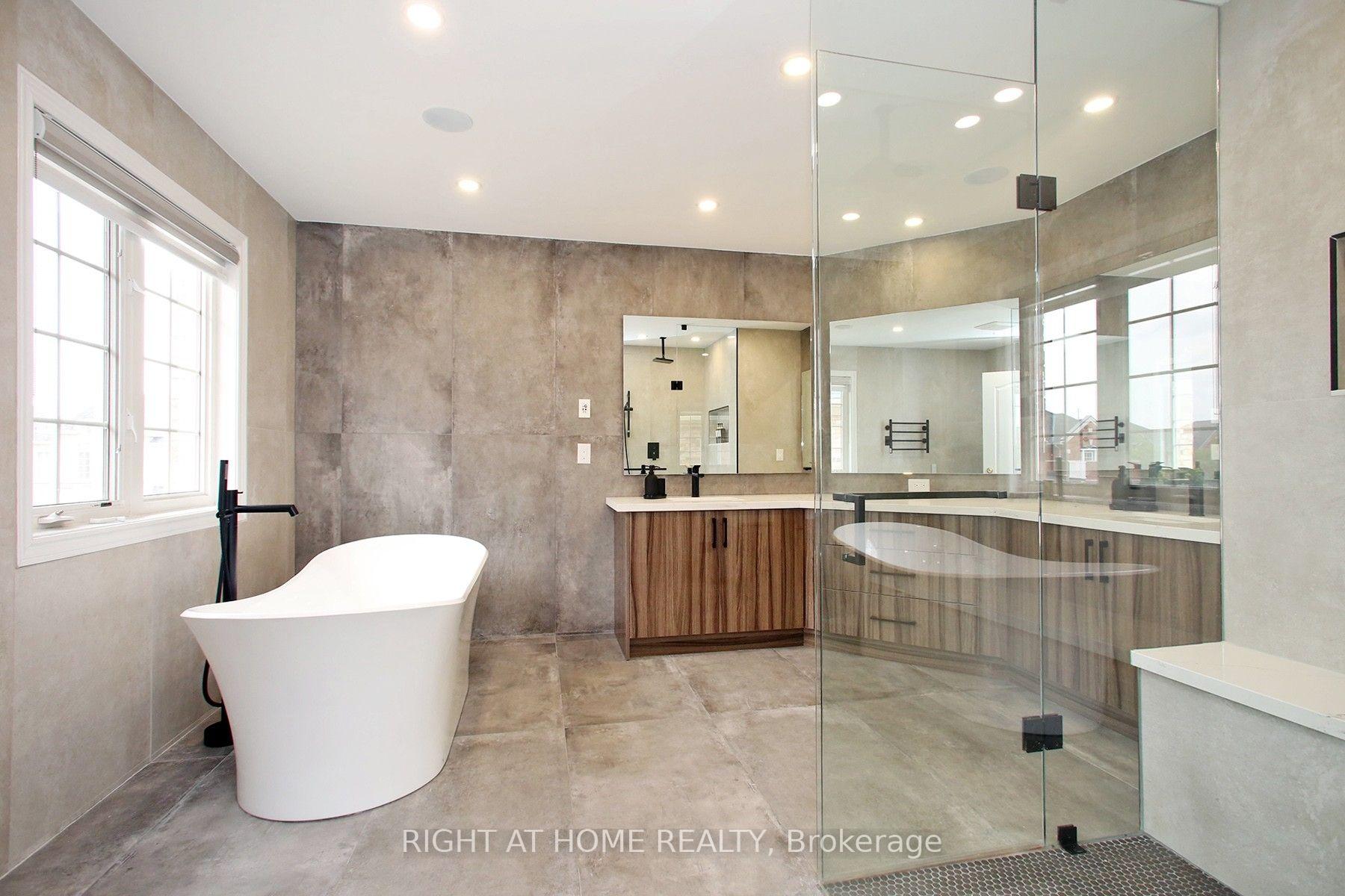 Photo 23 of 133 Woodville Drive, Vaughan, Patterson — HOMEH