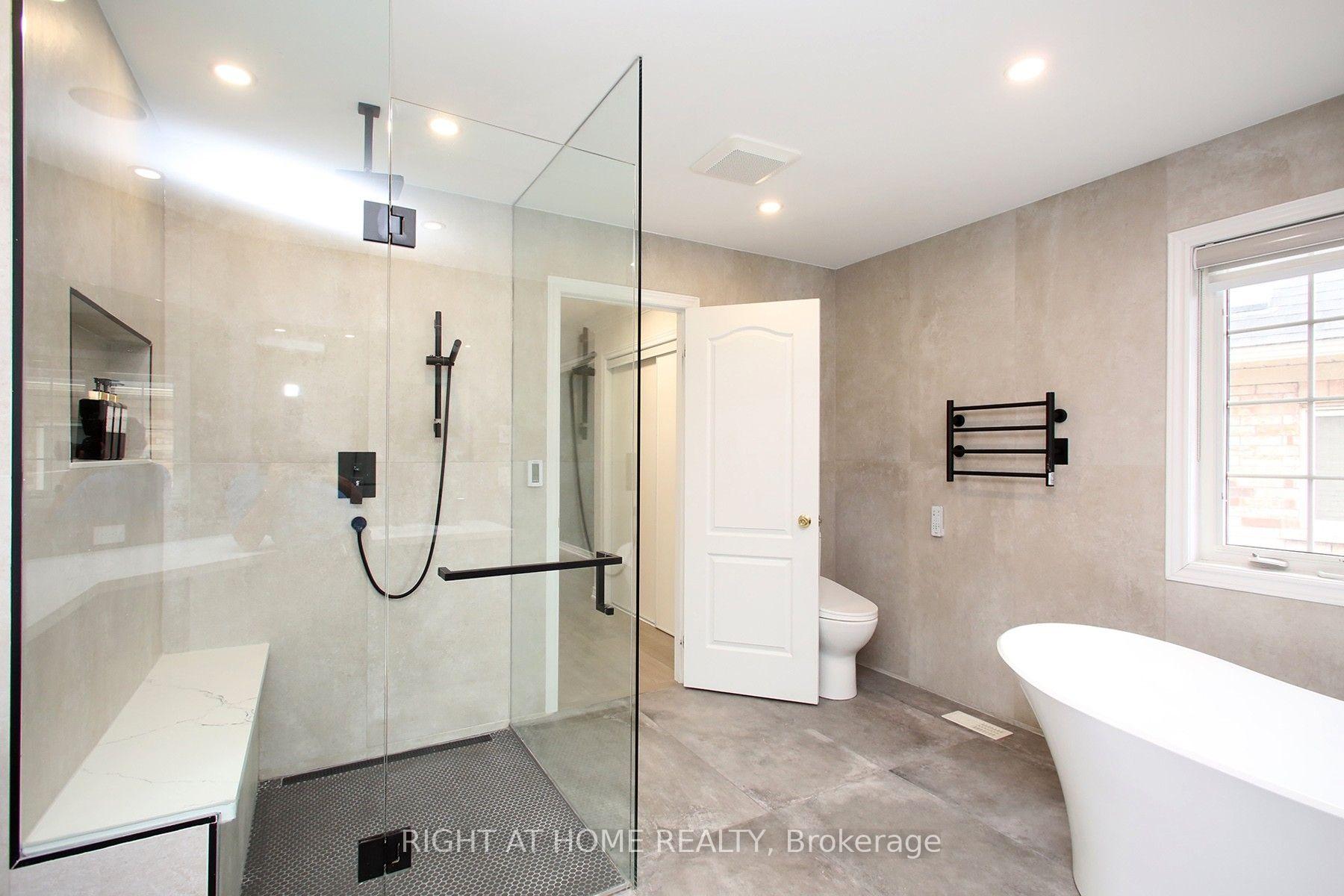 Photo 24 of 133 Woodville Drive, Vaughan, Patterson — HOMEH