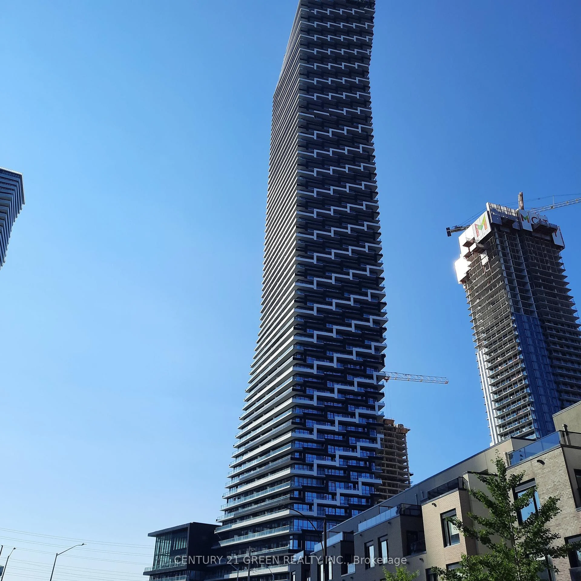 Front of Unit 1601, 448 Burnhamthorpe Road W