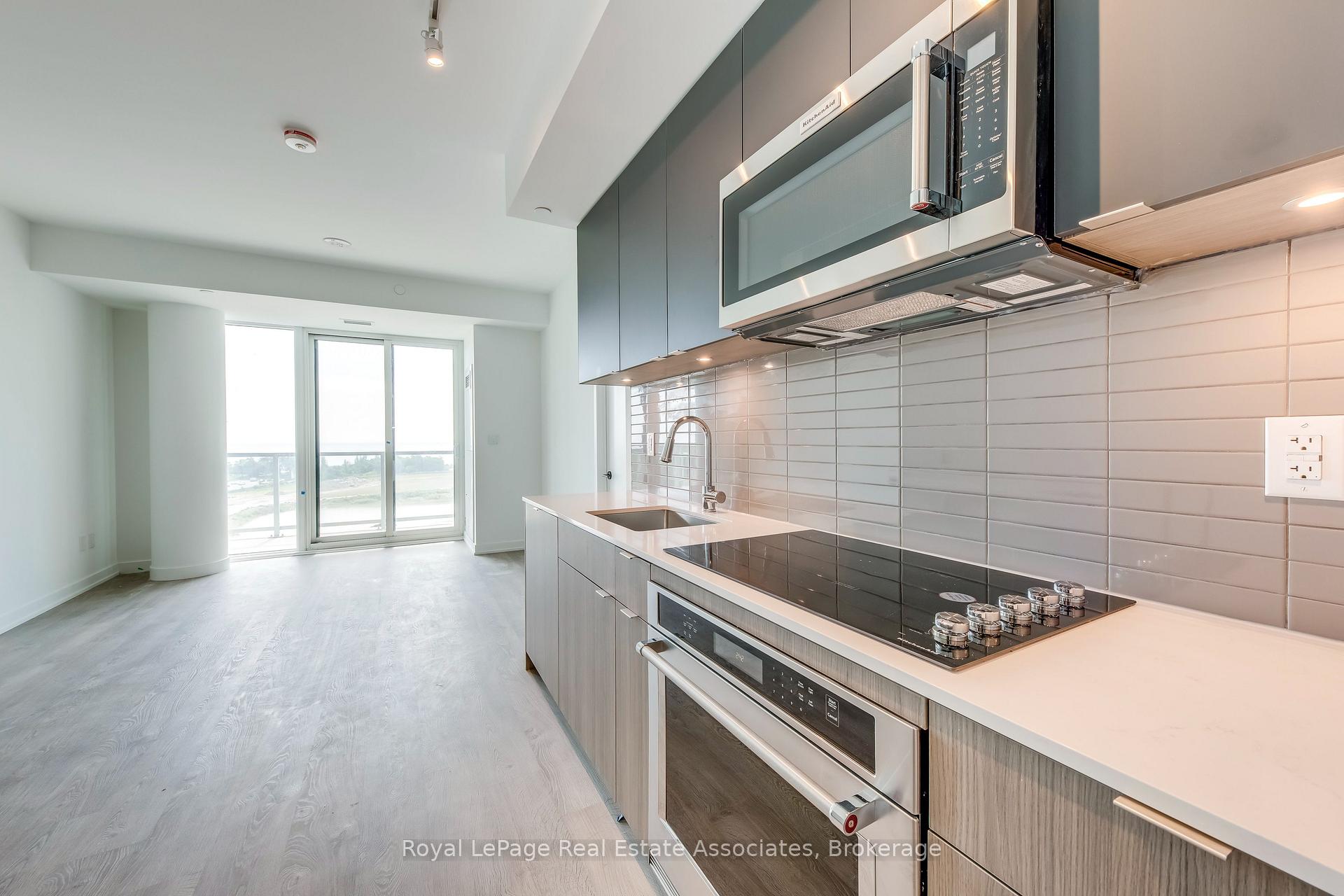 Front of Unit 806, 220 Missinnihe Way