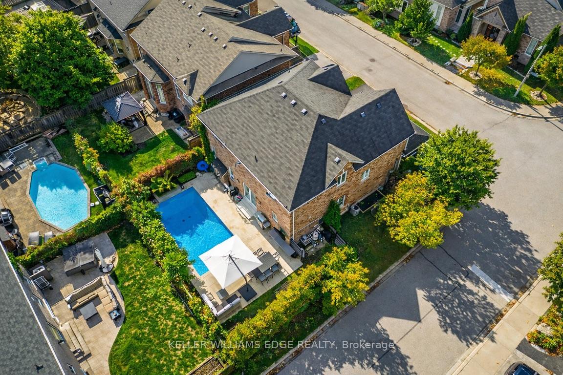 Photo 5 of 5444 Sundial Road, Burlington, Orchard — HOMEH