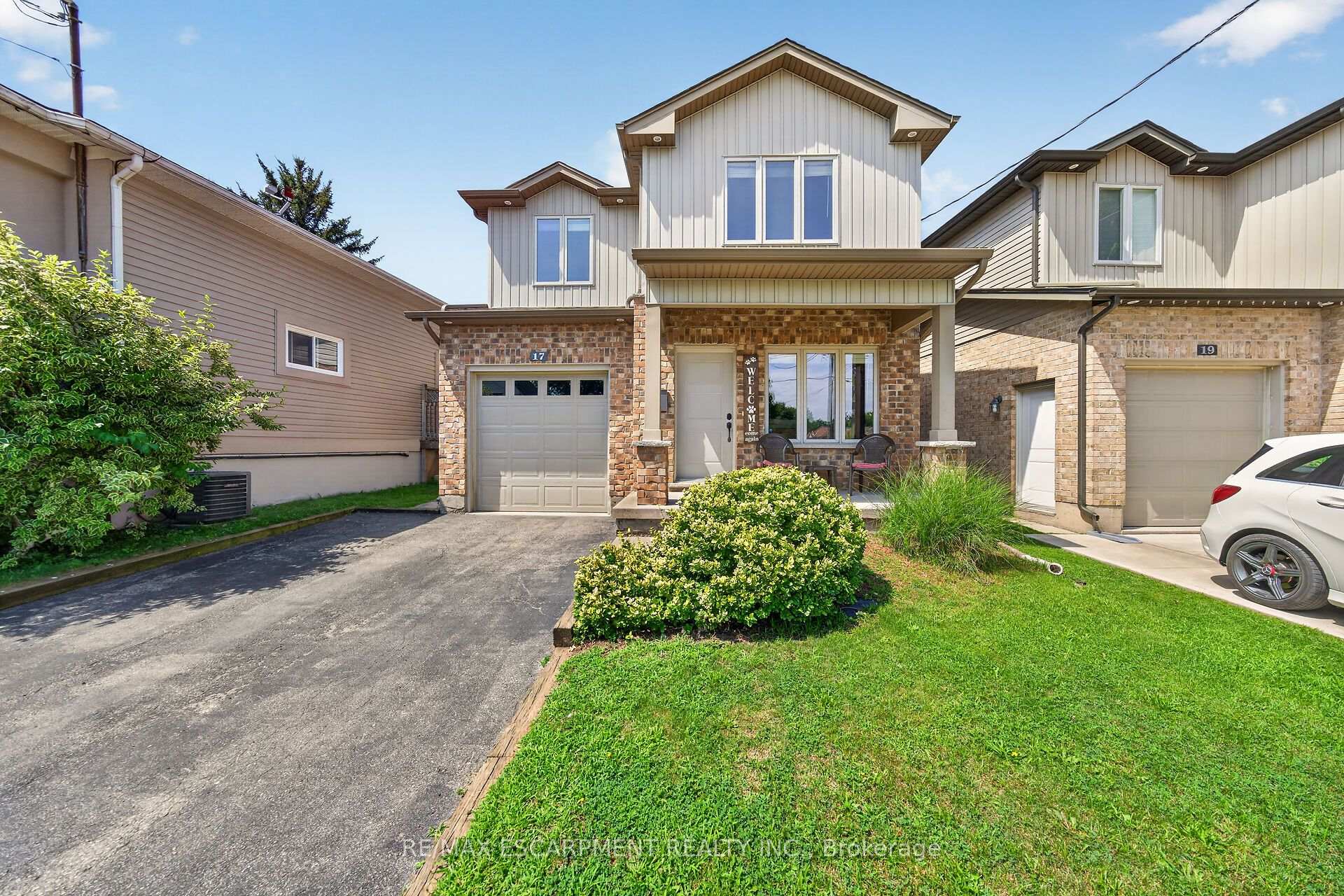 Photo of 17 Grantham Avenue S