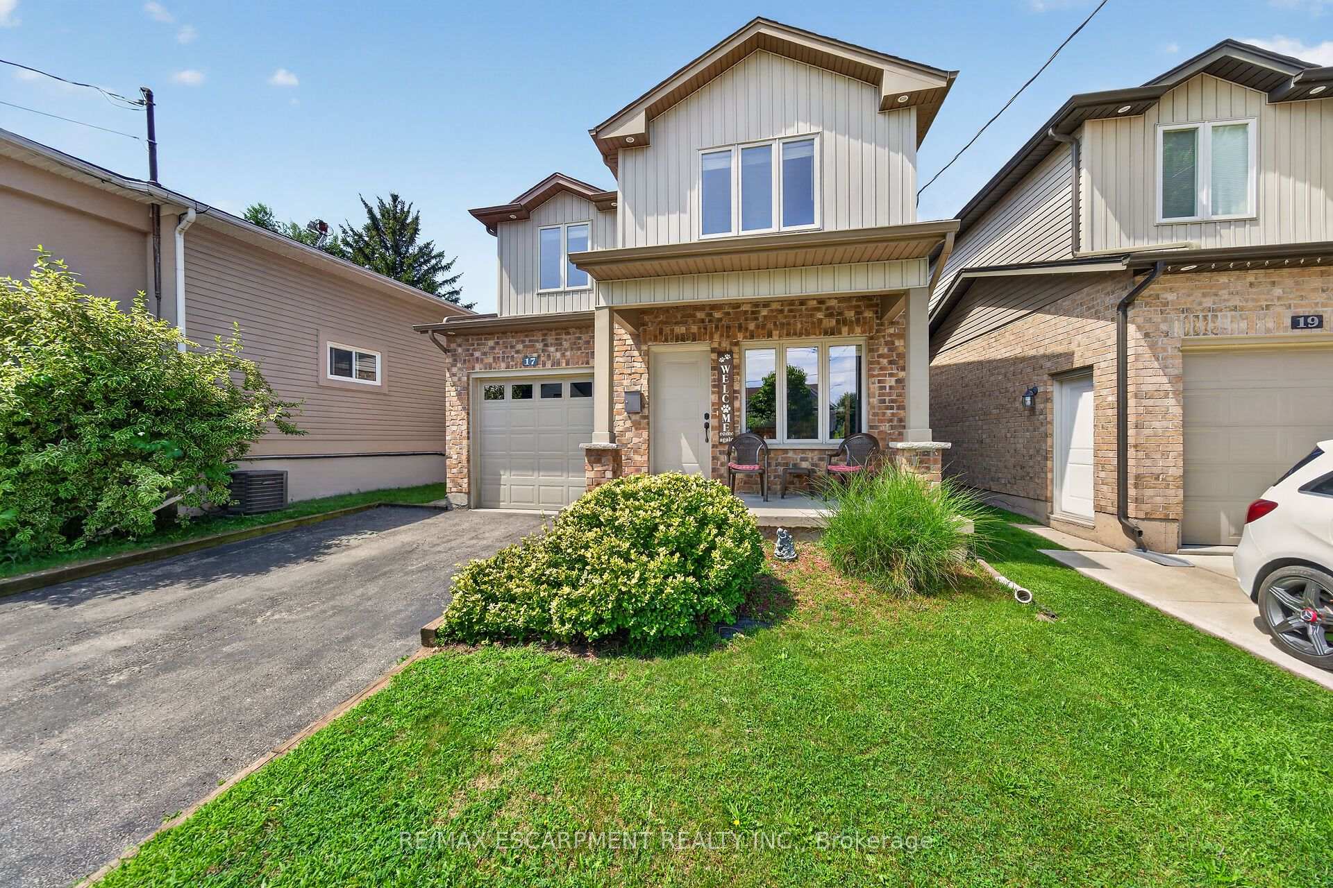 Photo 2 of 17 Grantham Avenue S, St. Catharines, E. Chester — HOMEH