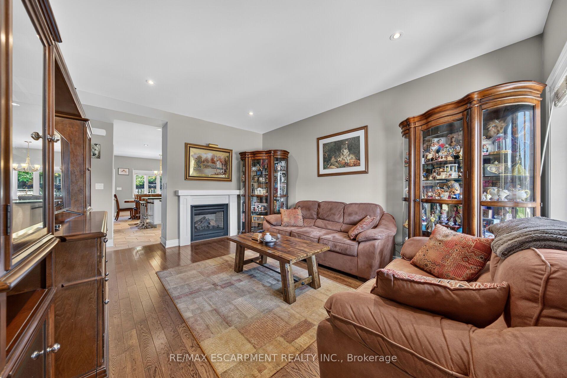 Photo 8 of 17 Grantham Avenue S, St. Catharines, E. Chester — HOMEH