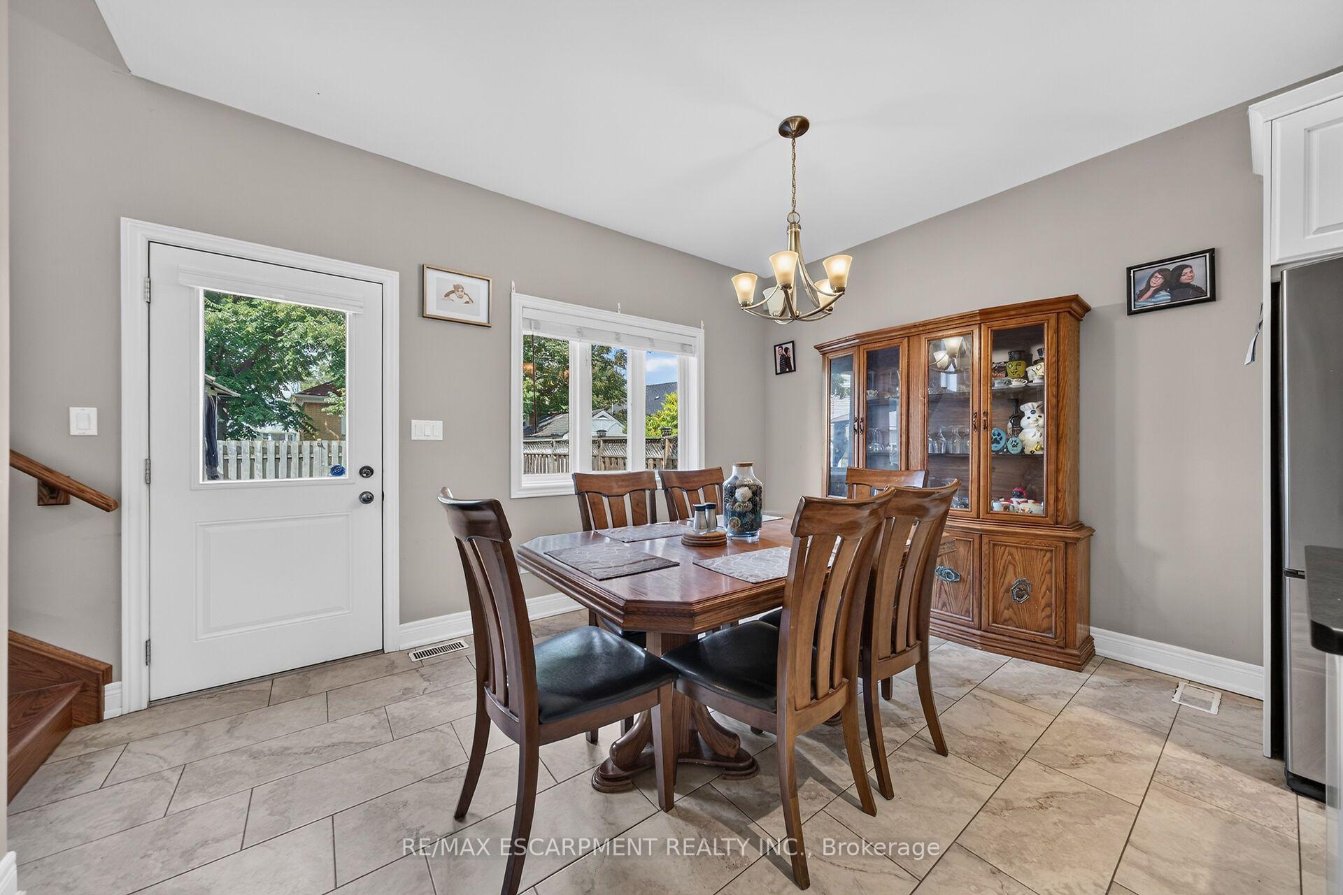 Photo 17 of 17 Grantham Avenue S, St. Catharines, E. Chester — HOMEH