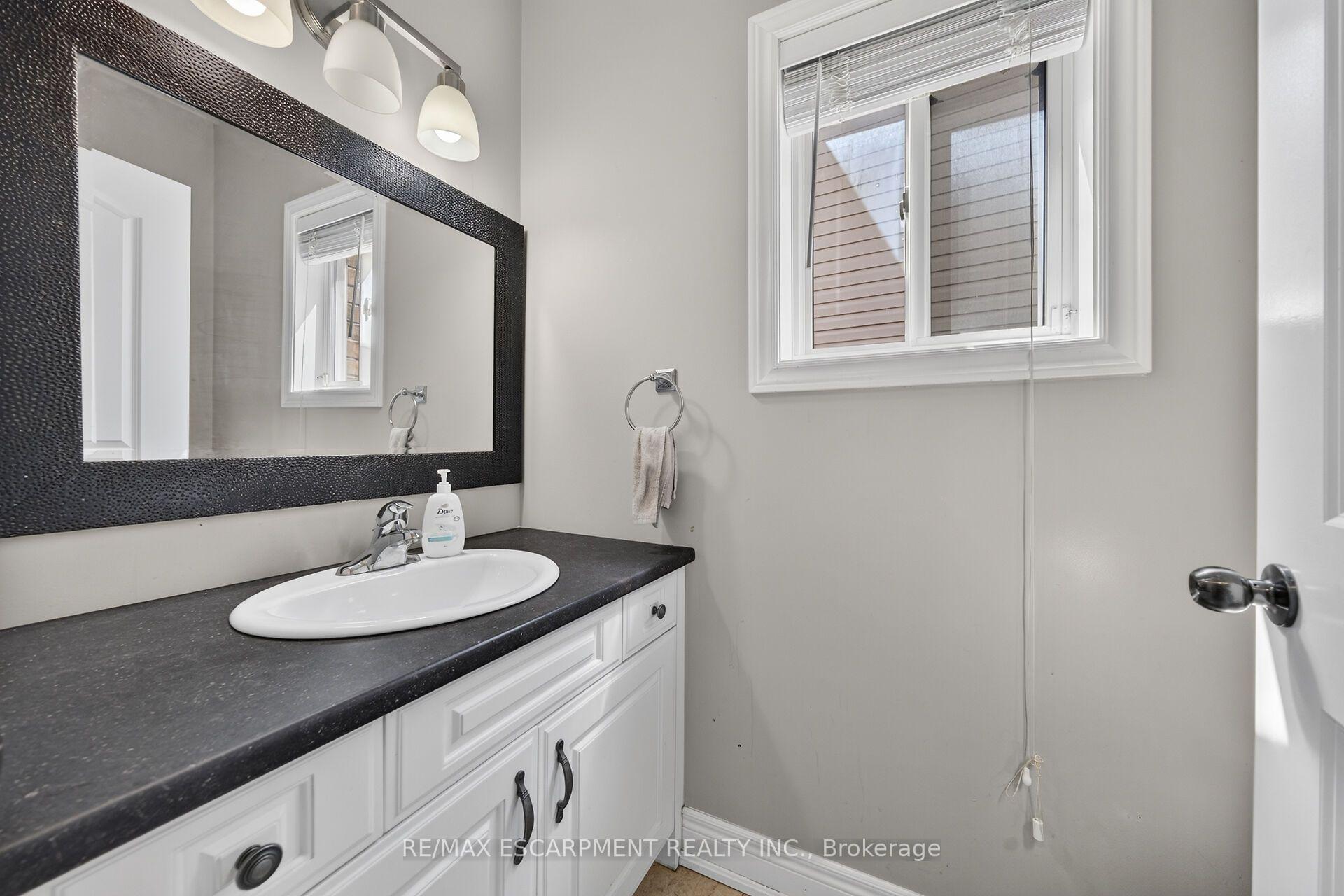 Photo 20 of 17 Grantham Avenue S, St. Catharines, E. Chester — HOMEH