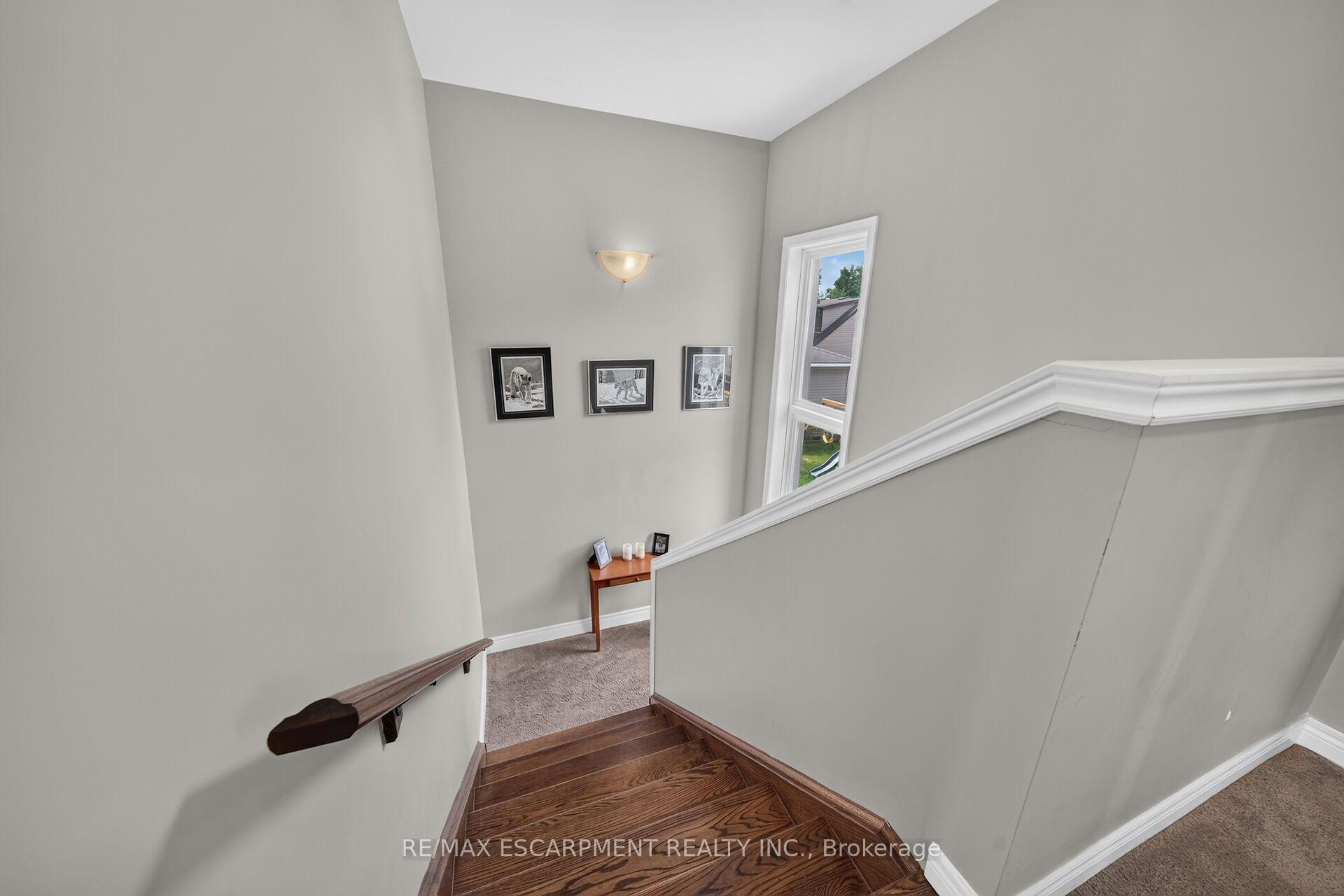 Photo 22 of 17 Grantham Avenue S, St. Catharines, E. Chester — HOMEH