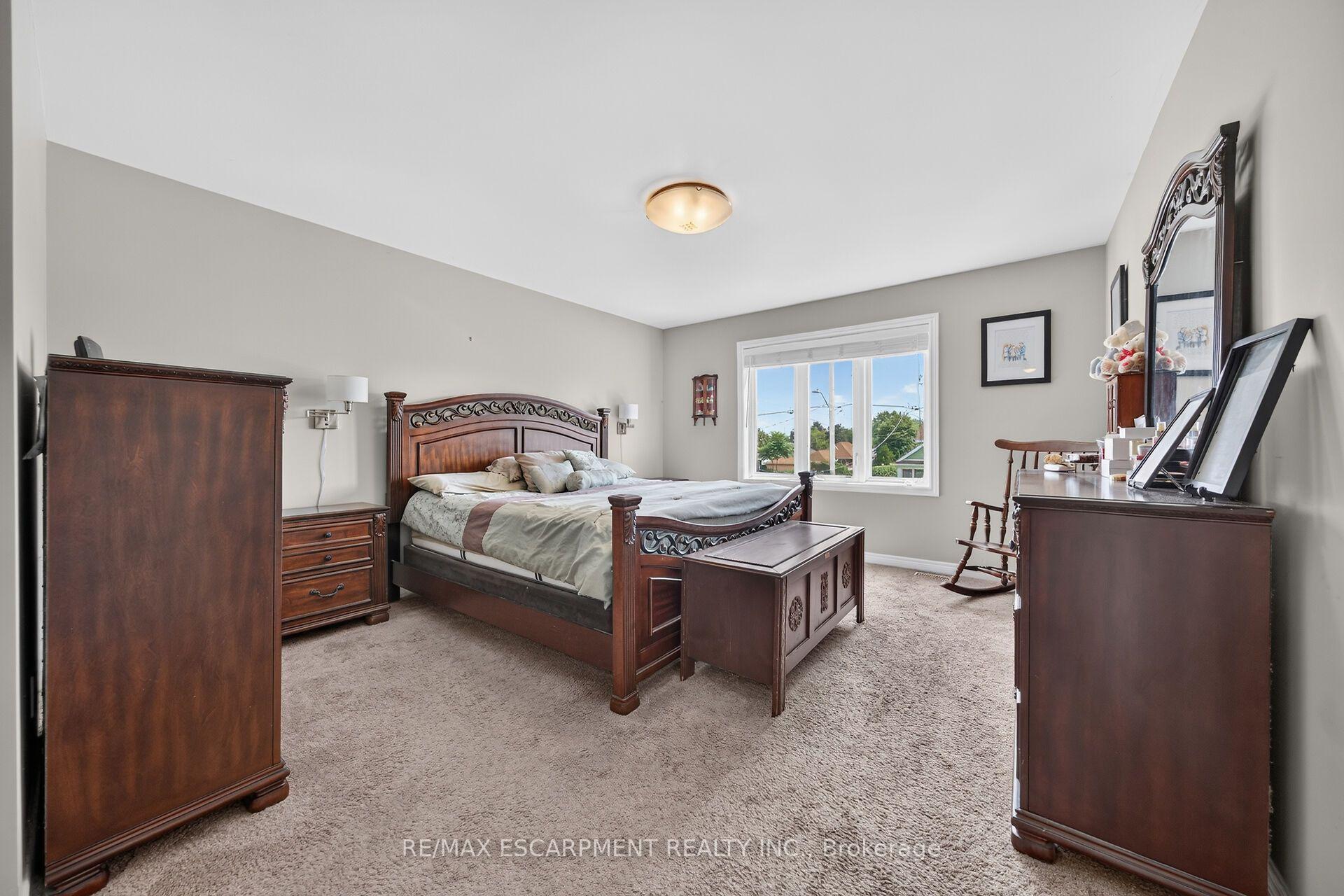 Photo 26 of 17 Grantham Avenue S, St. Catharines, E. Chester — HOMEH