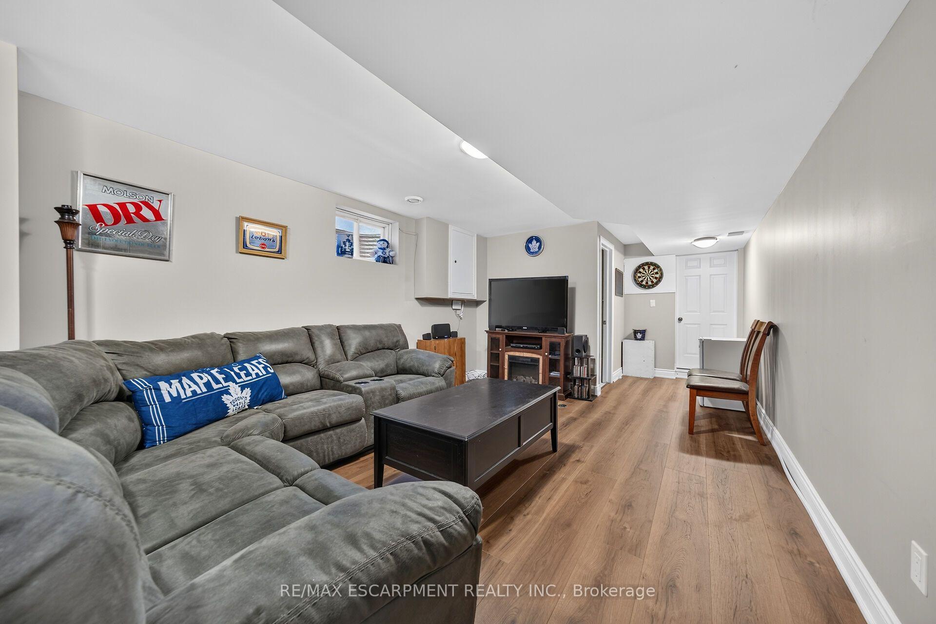Photo 39 of 17 Grantham Avenue S, St. Catharines, E. Chester — HOMEH