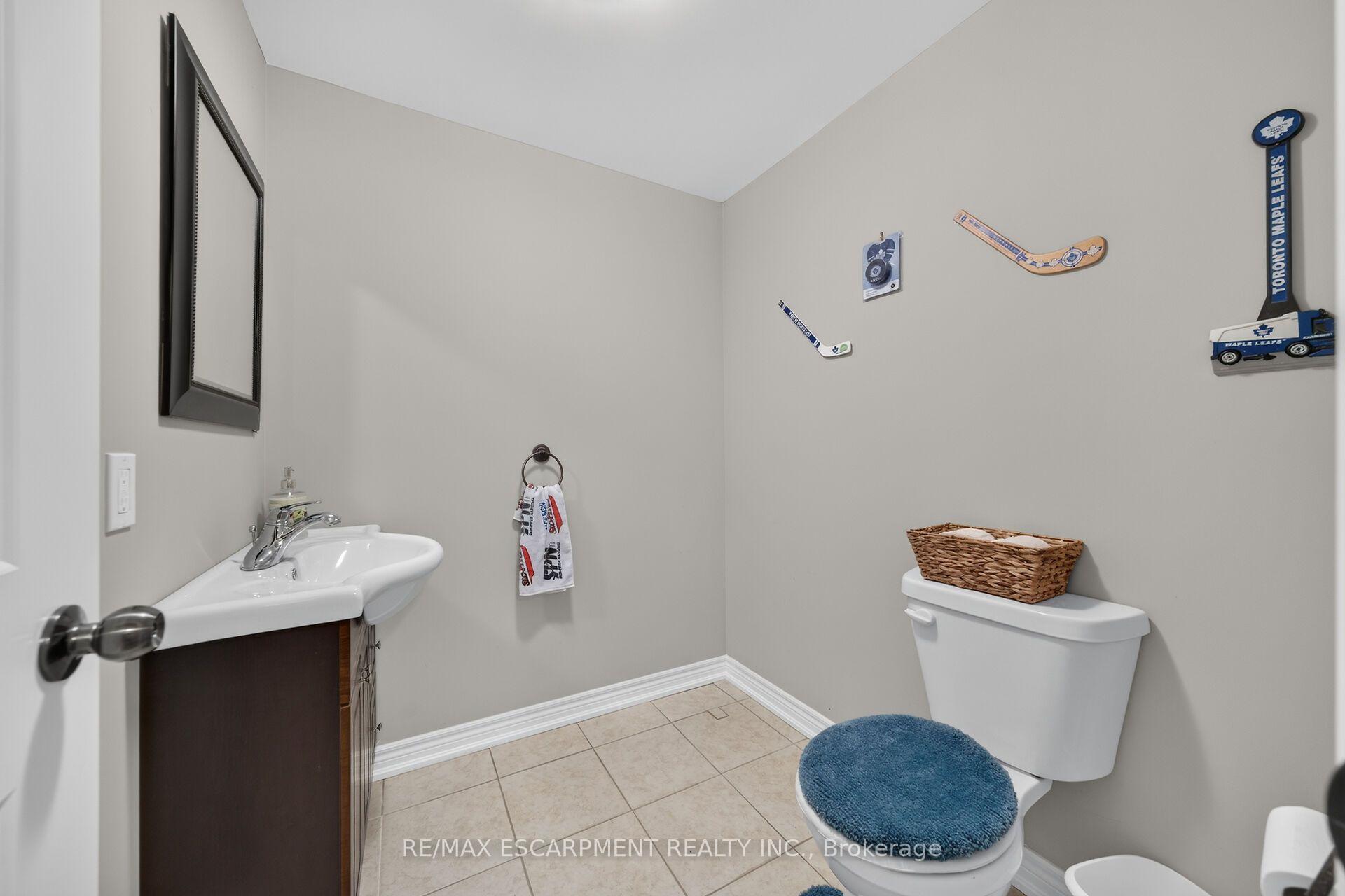 Photo 41 of 17 Grantham Avenue S, St. Catharines, E. Chester — HOMEH