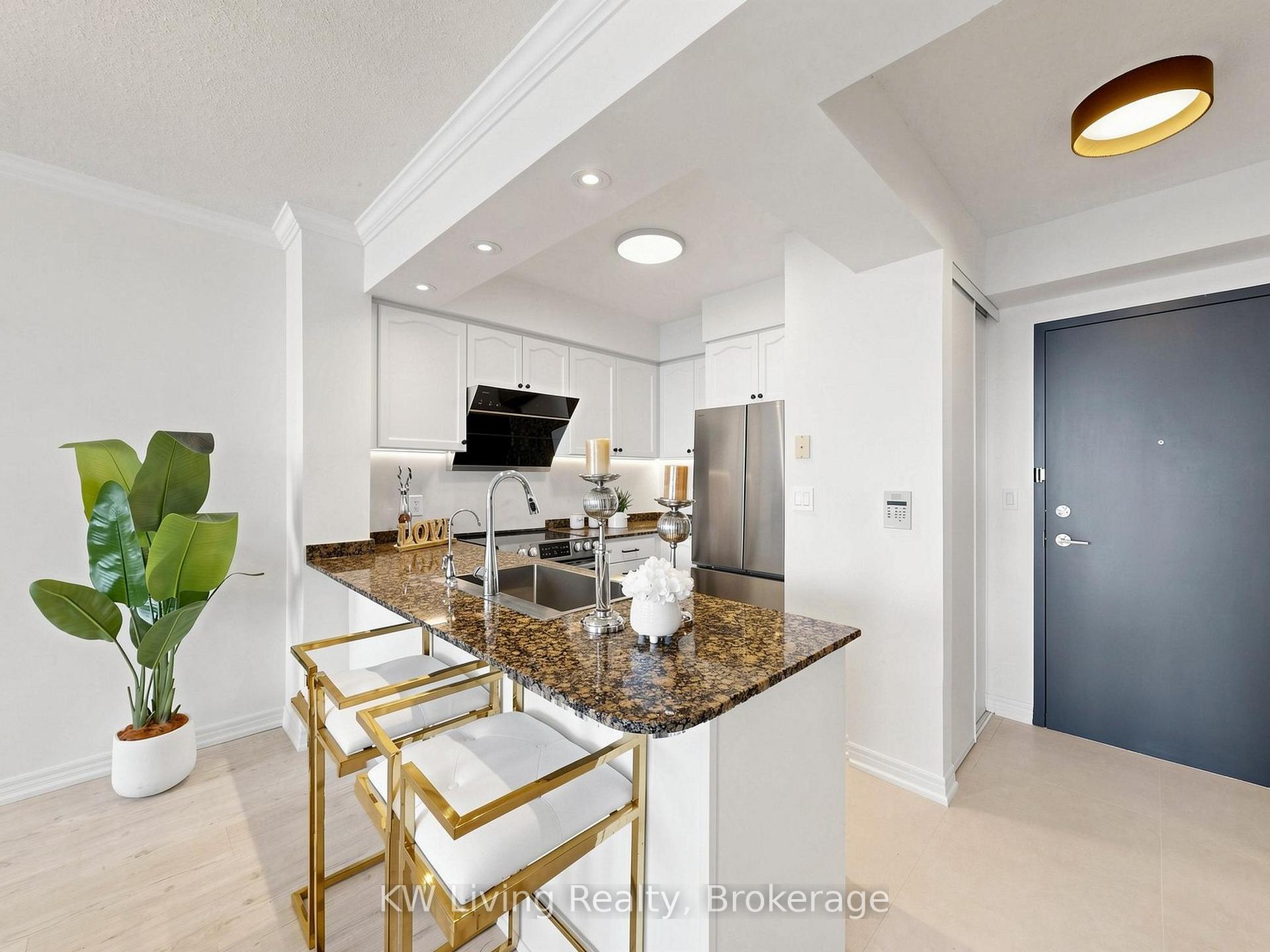 Photo 7 of Unit 1010, 100 Promenade Circle, Vaughan, Brownridge — HOMEH