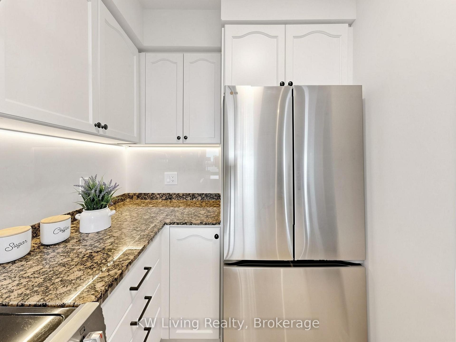 Photo 9 of Unit 1010, 100 Promenade Circle, Vaughan, Brownridge — HOMEH