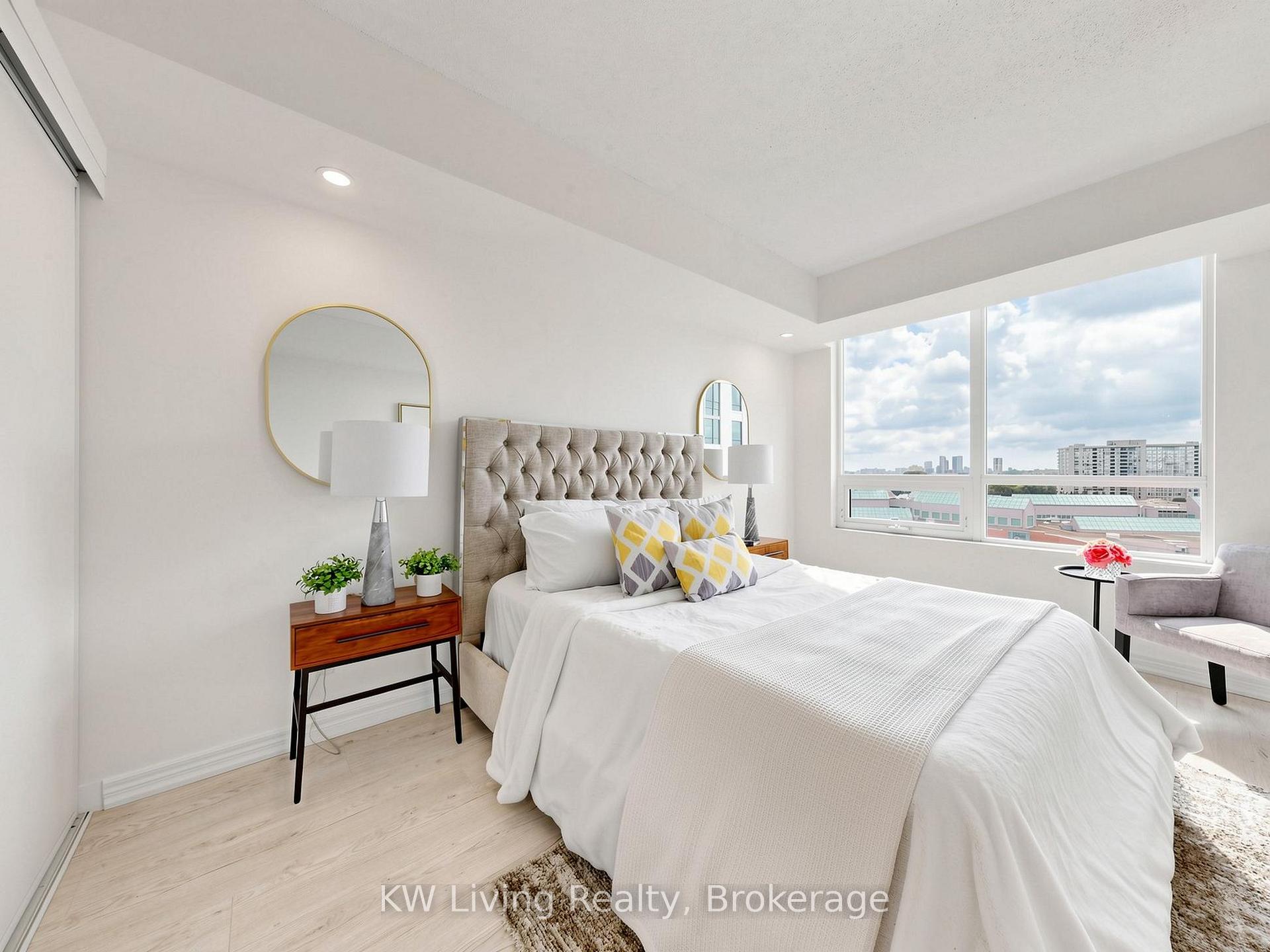 Photo 11 of Unit 1010, 100 Promenade Circle, Vaughan, Brownridge — HOMEH