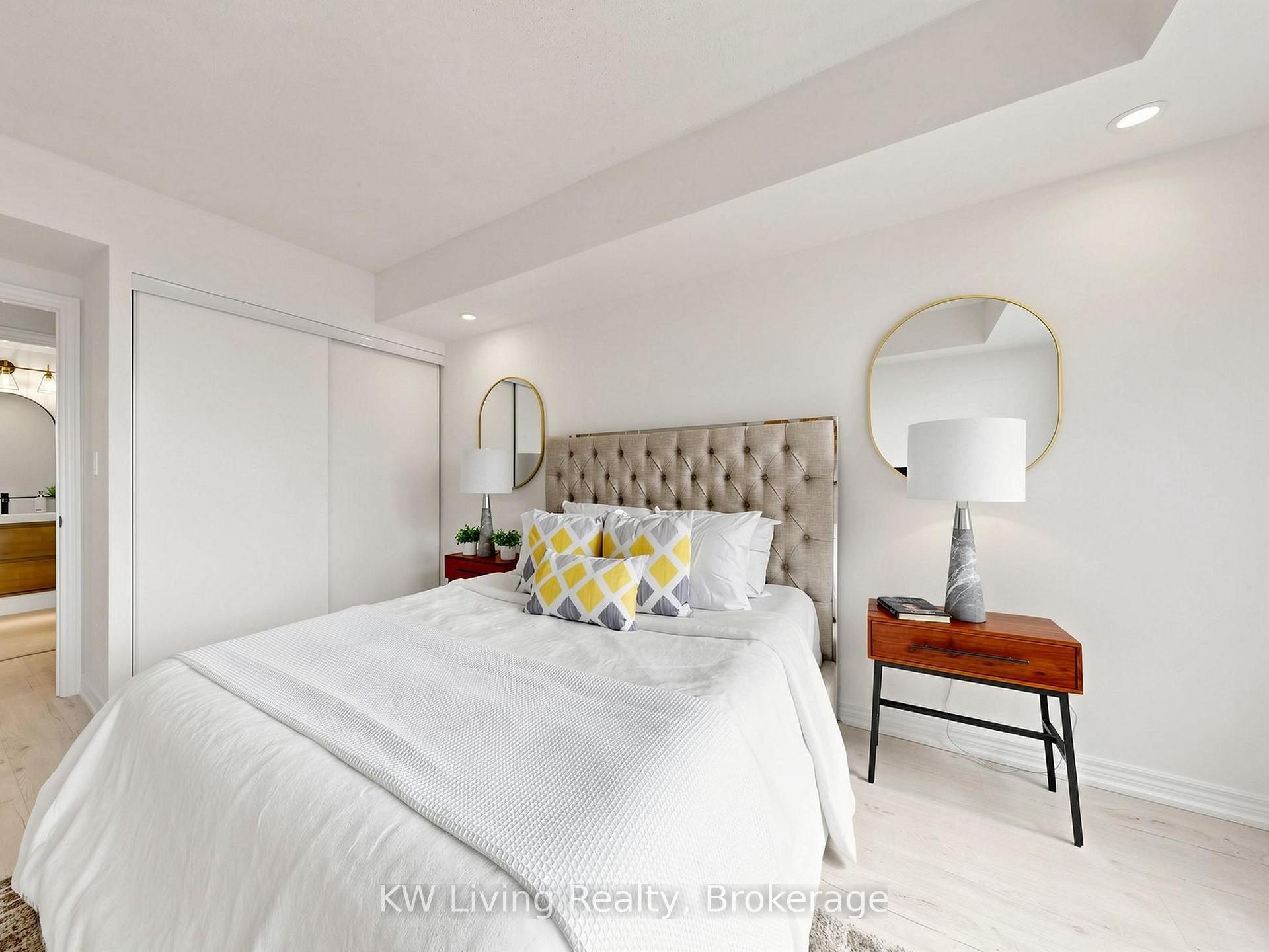 Photo 12 of Unit 1010, 100 Promenade Circle, Vaughan, Brownridge — HOMEH