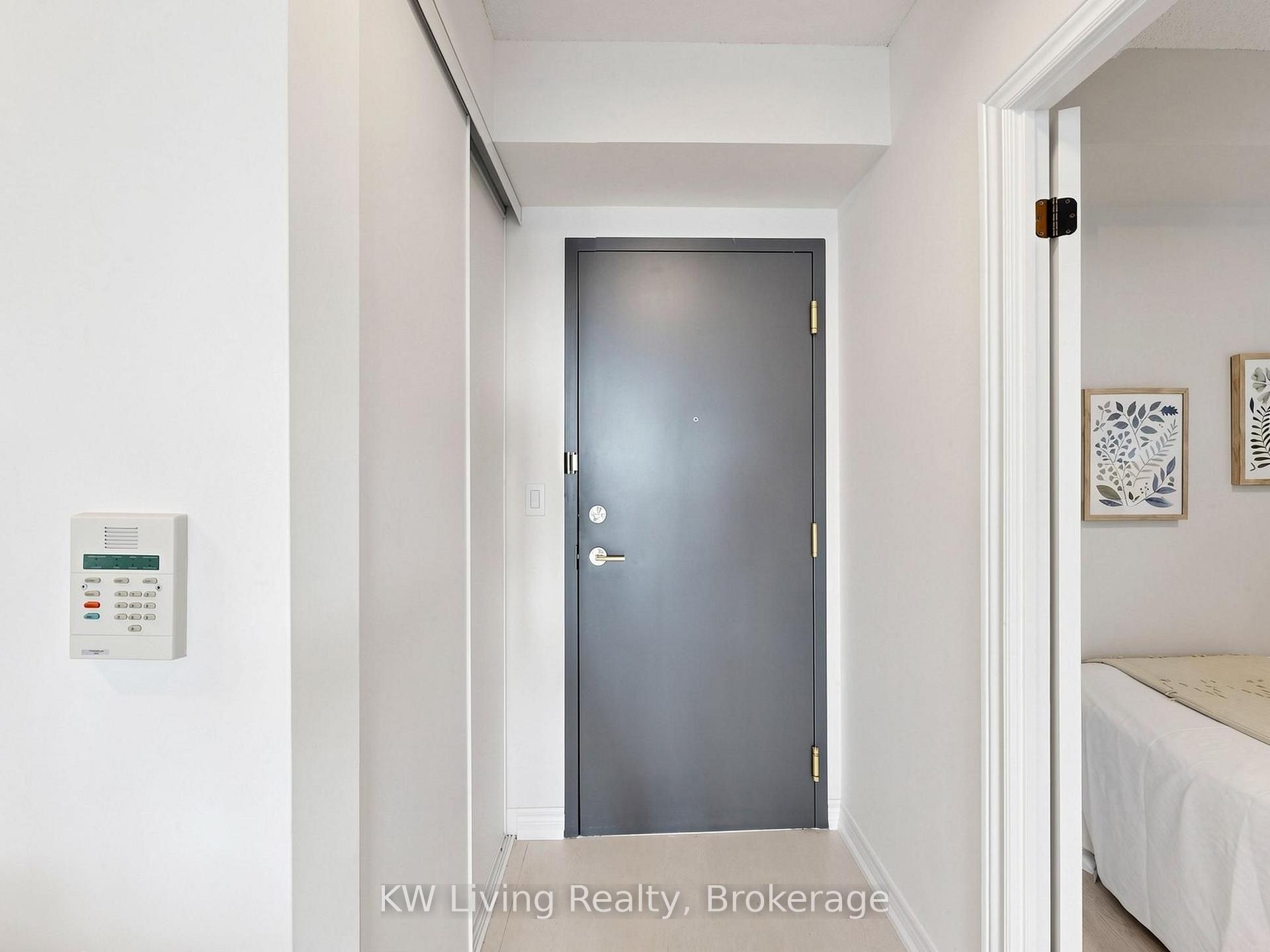 Photo 18 of Unit 1010, 100 Promenade Circle, Vaughan, Brownridge — HOMEH