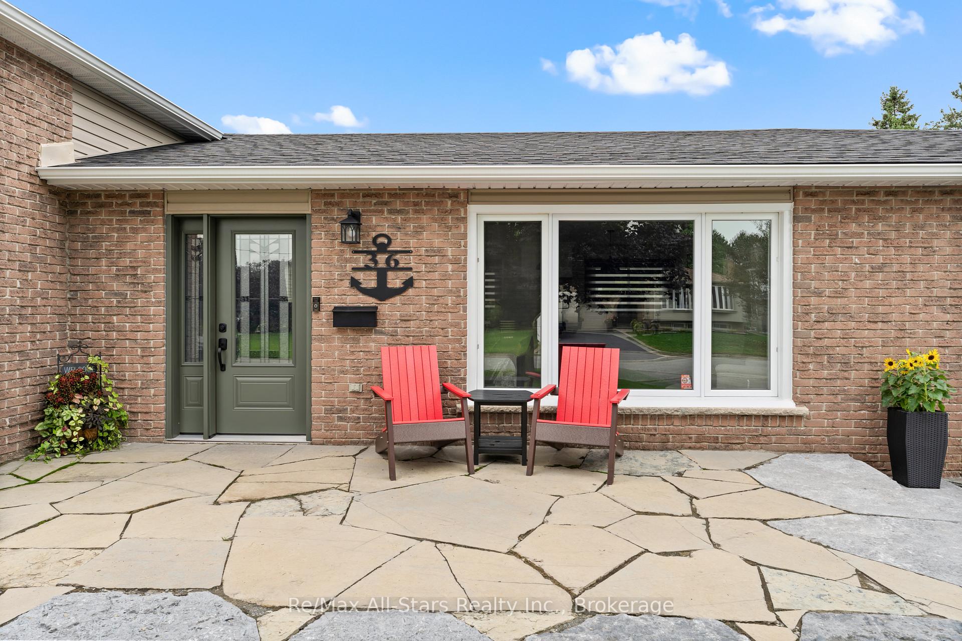 Photo 3 of 36 Edgewood Drive, Kawartha Lakes, Lindsay — HOMEH