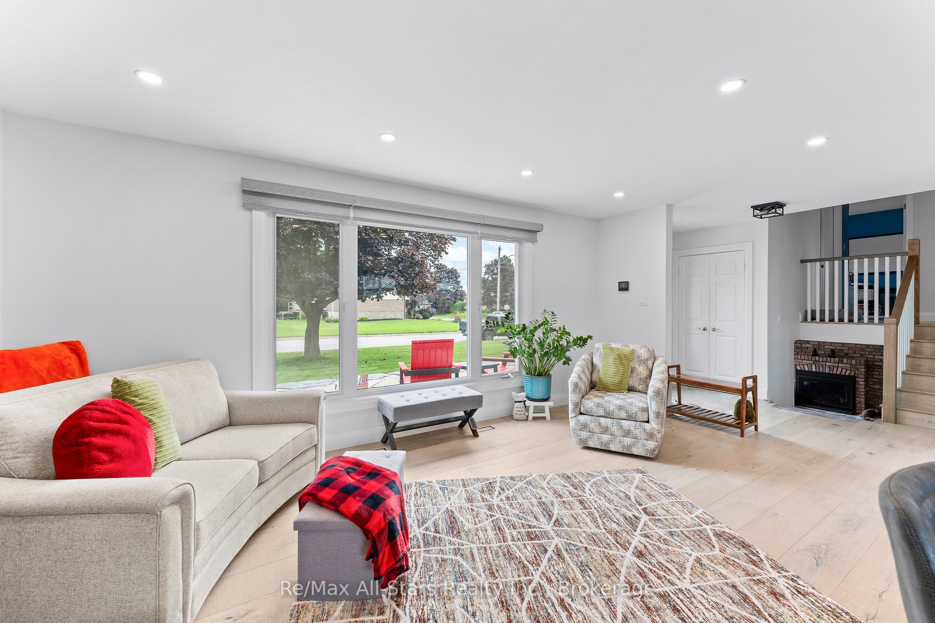 Photo 8 of 36 Edgewood Drive, Kawartha Lakes, Lindsay — HOMEH