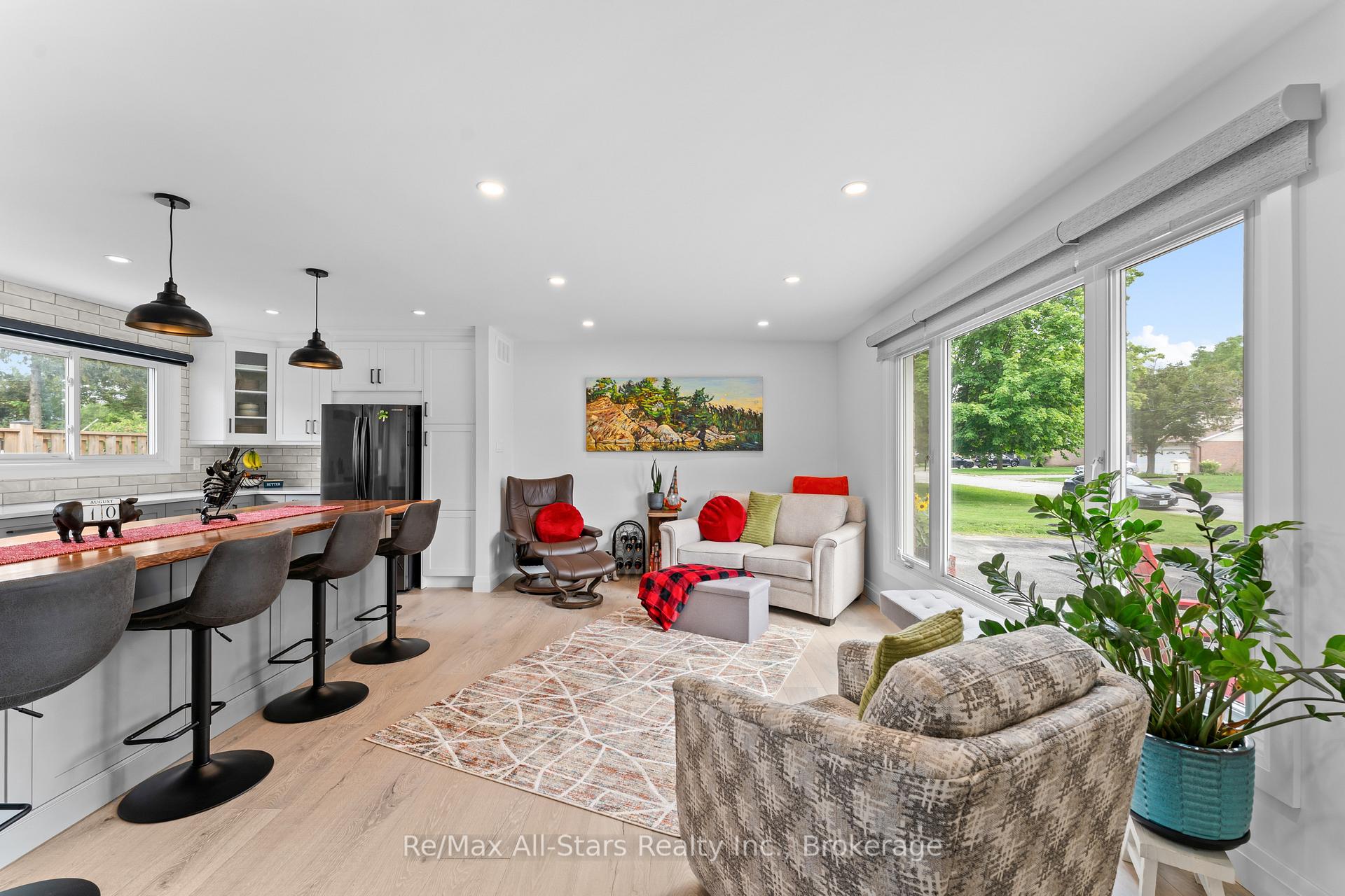 Photo 9 of 36 Edgewood Drive, Kawartha Lakes, Lindsay — HOMEH