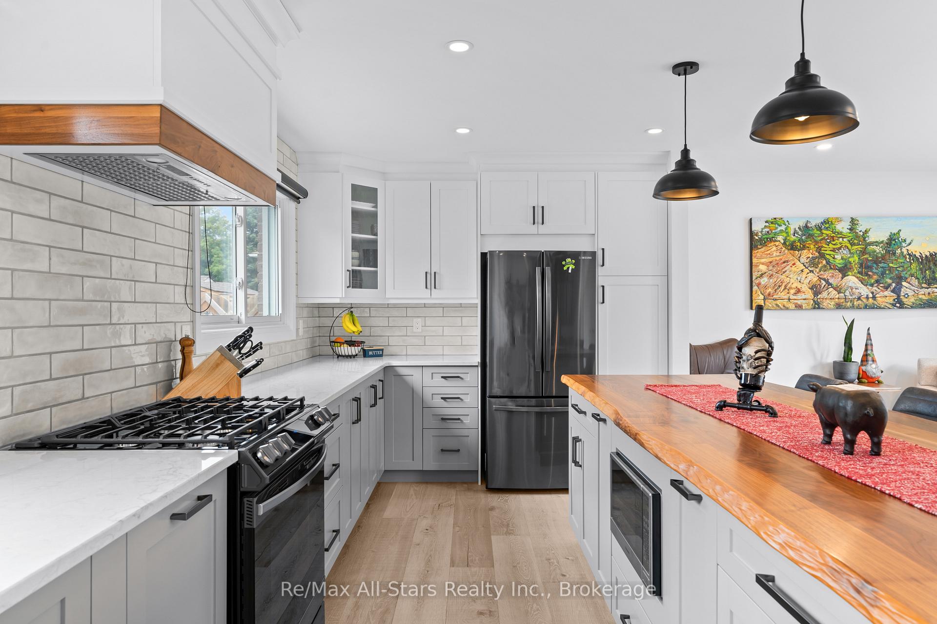 Photo 11 of 36 Edgewood Drive, Kawartha Lakes, Lindsay — HOMEH