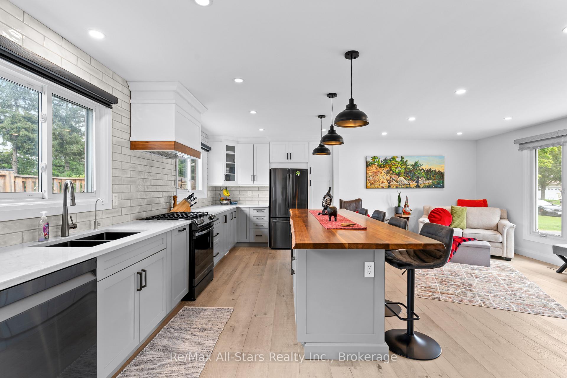 Photo 14 of 36 Edgewood Drive, Kawartha Lakes, Lindsay — HOMEH