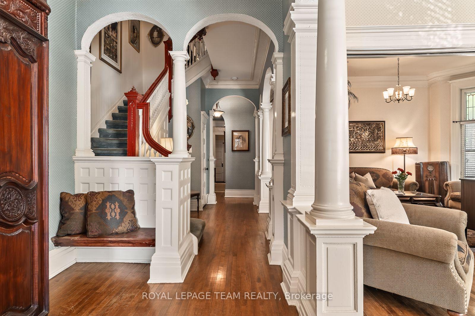 Photo 2 of 525 King Edward Avenue, Ottawa, Sandy Hill — HOMEH