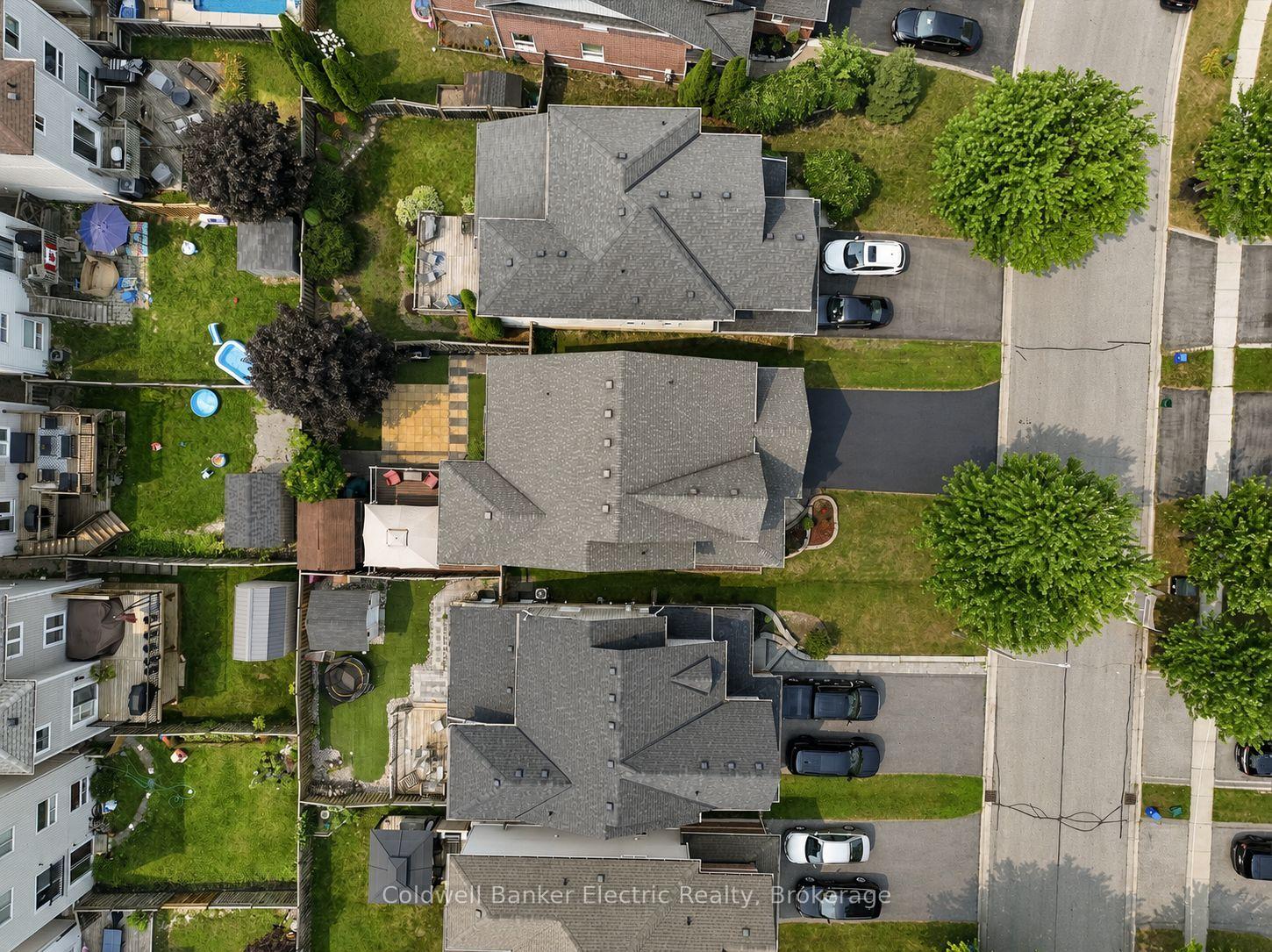 Photo 5 of 1407 Ashgrove Crescent, Oshawa, Pinecrest — HOMEH