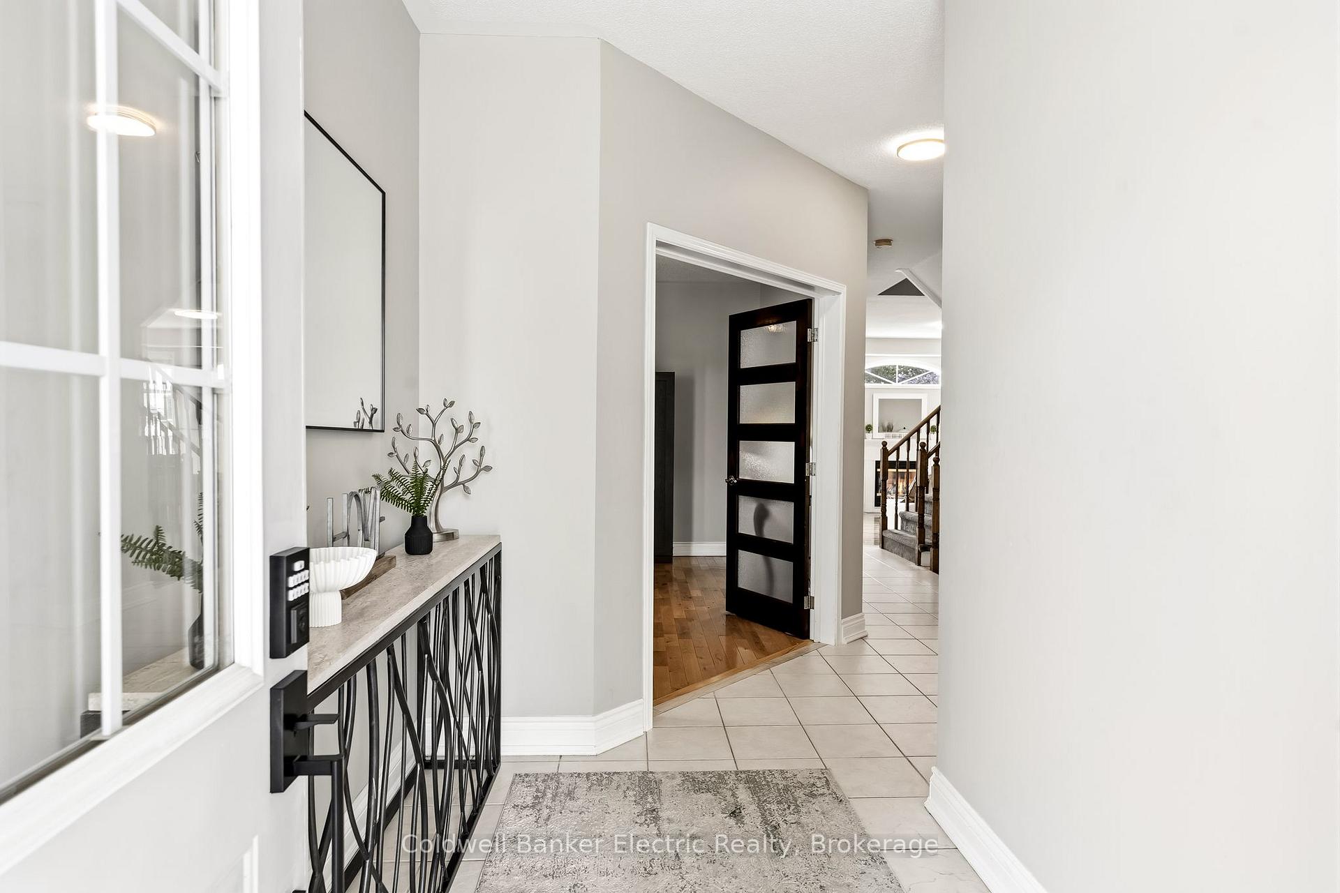 Photo 7 of 1407 Ashgrove Crescent, Oshawa, Pinecrest — HOMEH